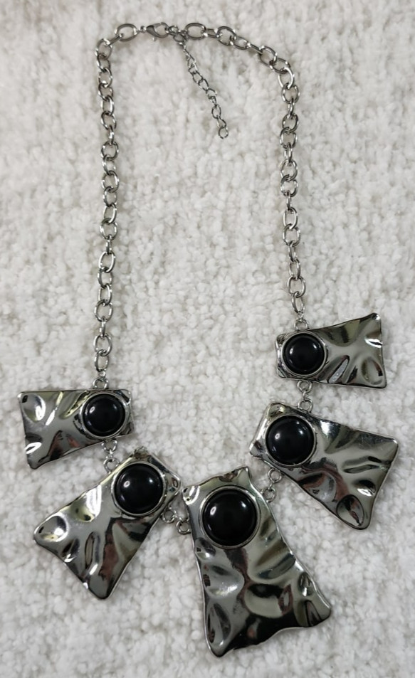 Silver Tone Black Cabochon Bold Statement Necklace 18″ + 2.5″ Extender