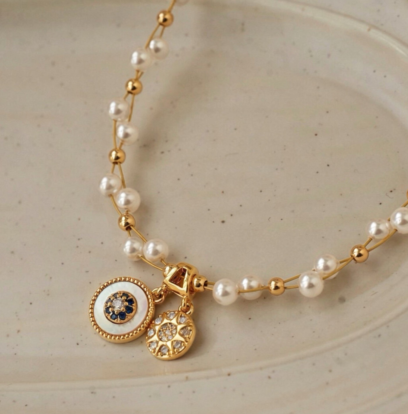 Vintage Imitation Pearl Beaded Choker Necklace with Double Sun Pendant