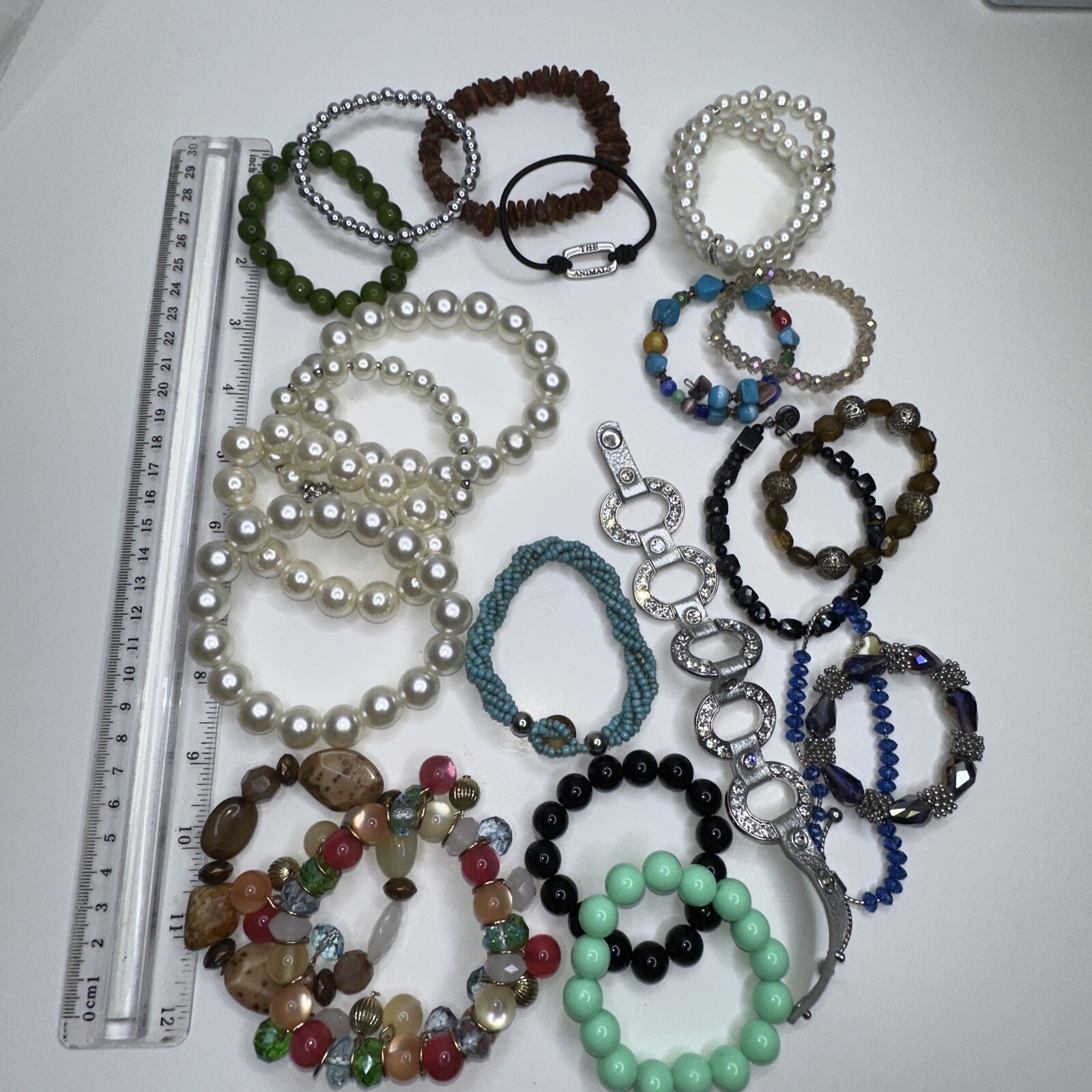 HUGE LOT Beaded Bracelets Links Strand Stretch Multi Color Gold Silver Mixed 21