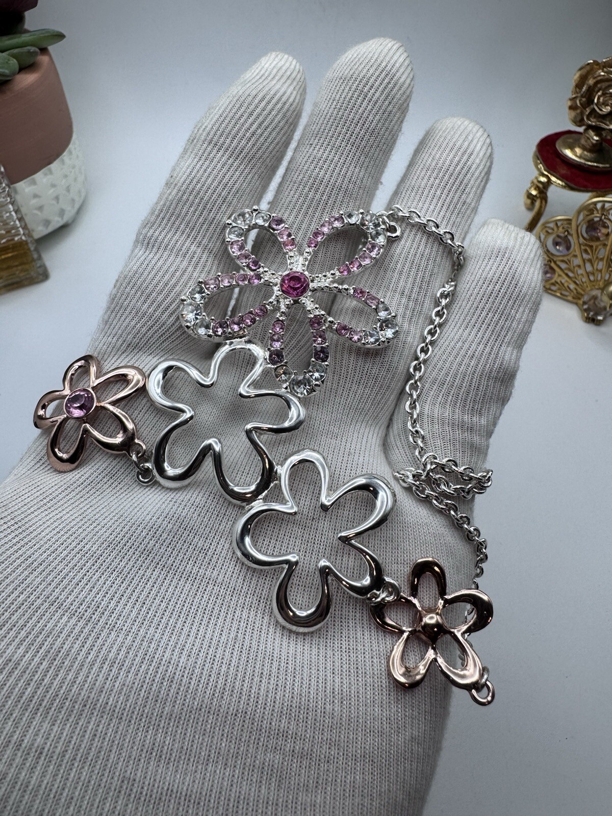 SAQ Silver And Copper Tone Flowers Designed Whit Rhinestone- Cute Necklace