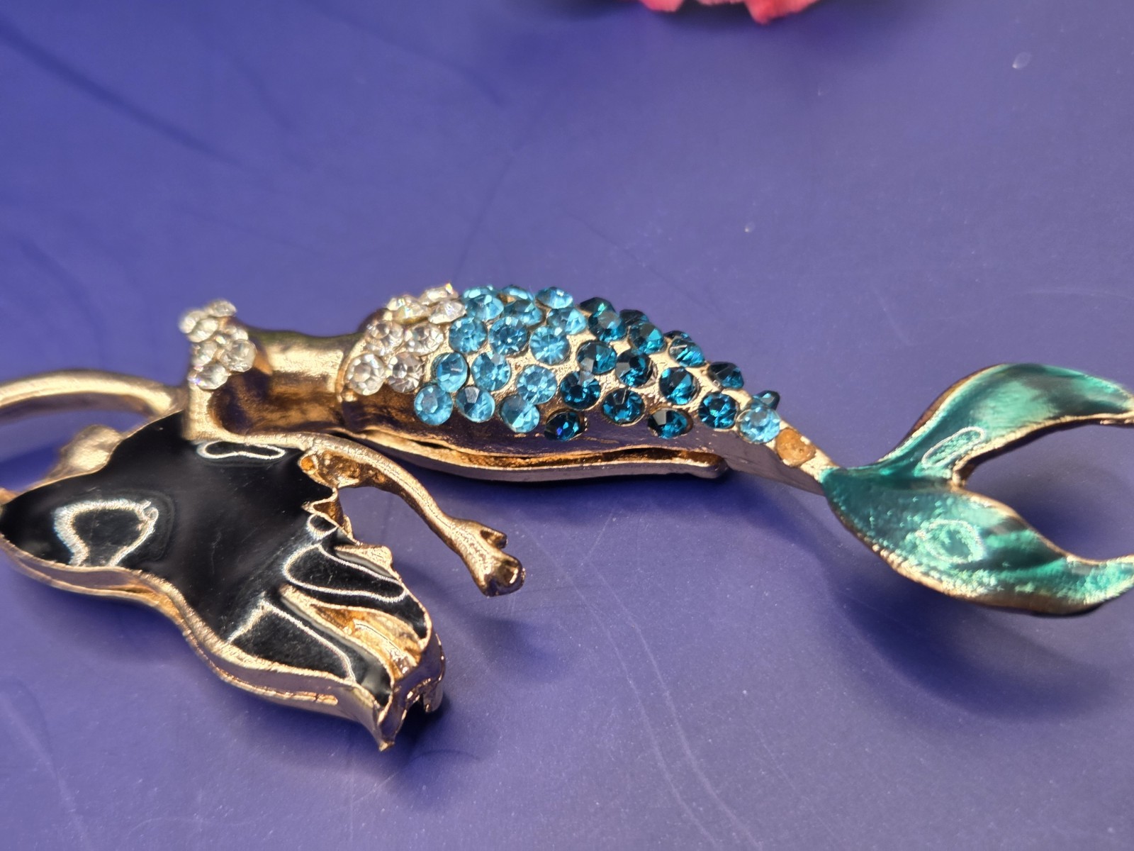 Betsey Johnson Blue Mermaid 3″ Pendant Rhinestone Necklace New Without Tags