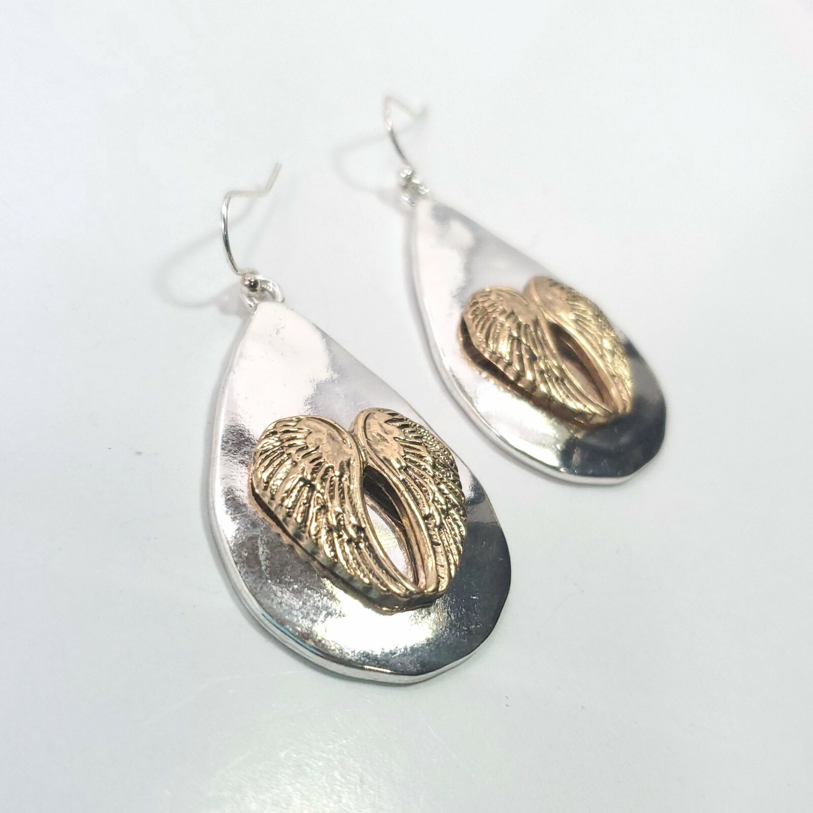 E0570 Silver Color Gold Tone Wing Design Hammered Teardrop Shape Dangle Earrings