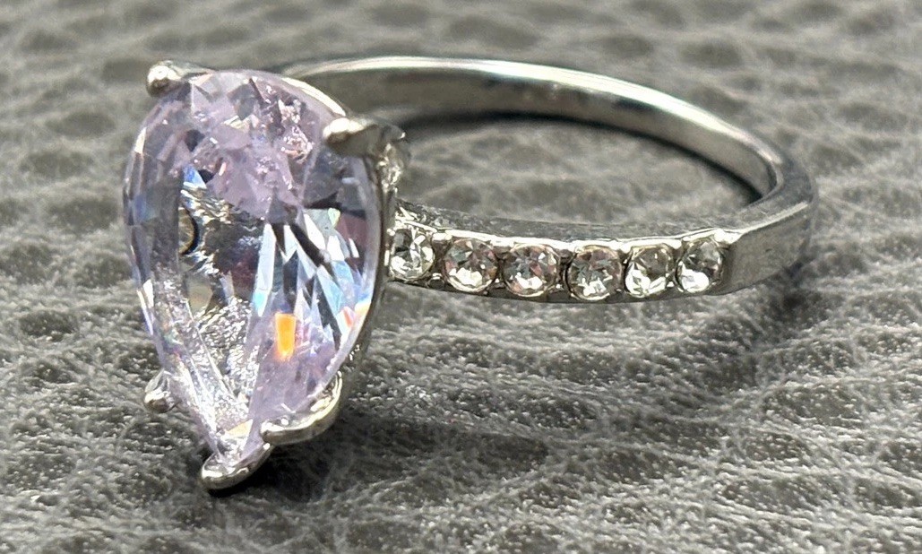 Gorgeous Large Pear Cut Purple Crystal Silver Tone Rhinestone Cocktail Ring Sz 9