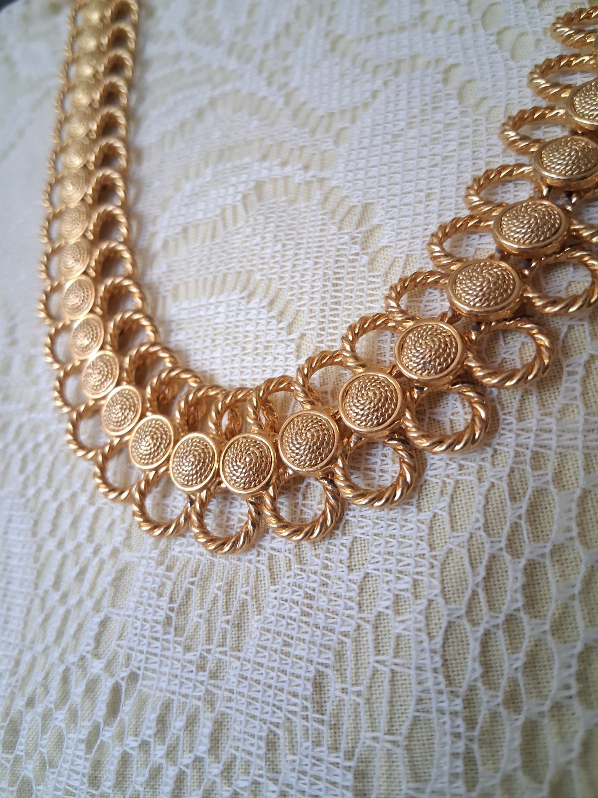 Vintage 1980s Gold Tone Coin Medallion Statement Collar Necklace