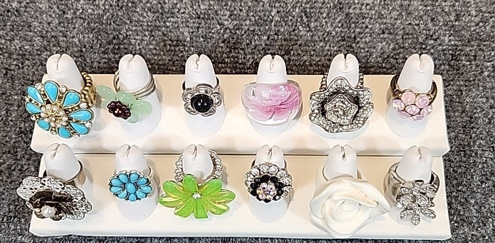 Jewelry 12 Flowered Rings Adjusts Sized Stretch See Description Lot #254
