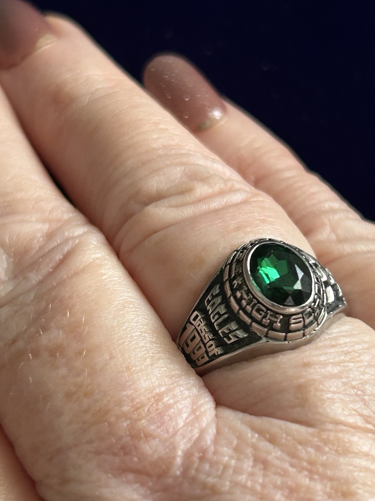 1999 JOSTENS Silver Fergus High Ring Emerald Green Stone Signed Sz 9 Mint In Box