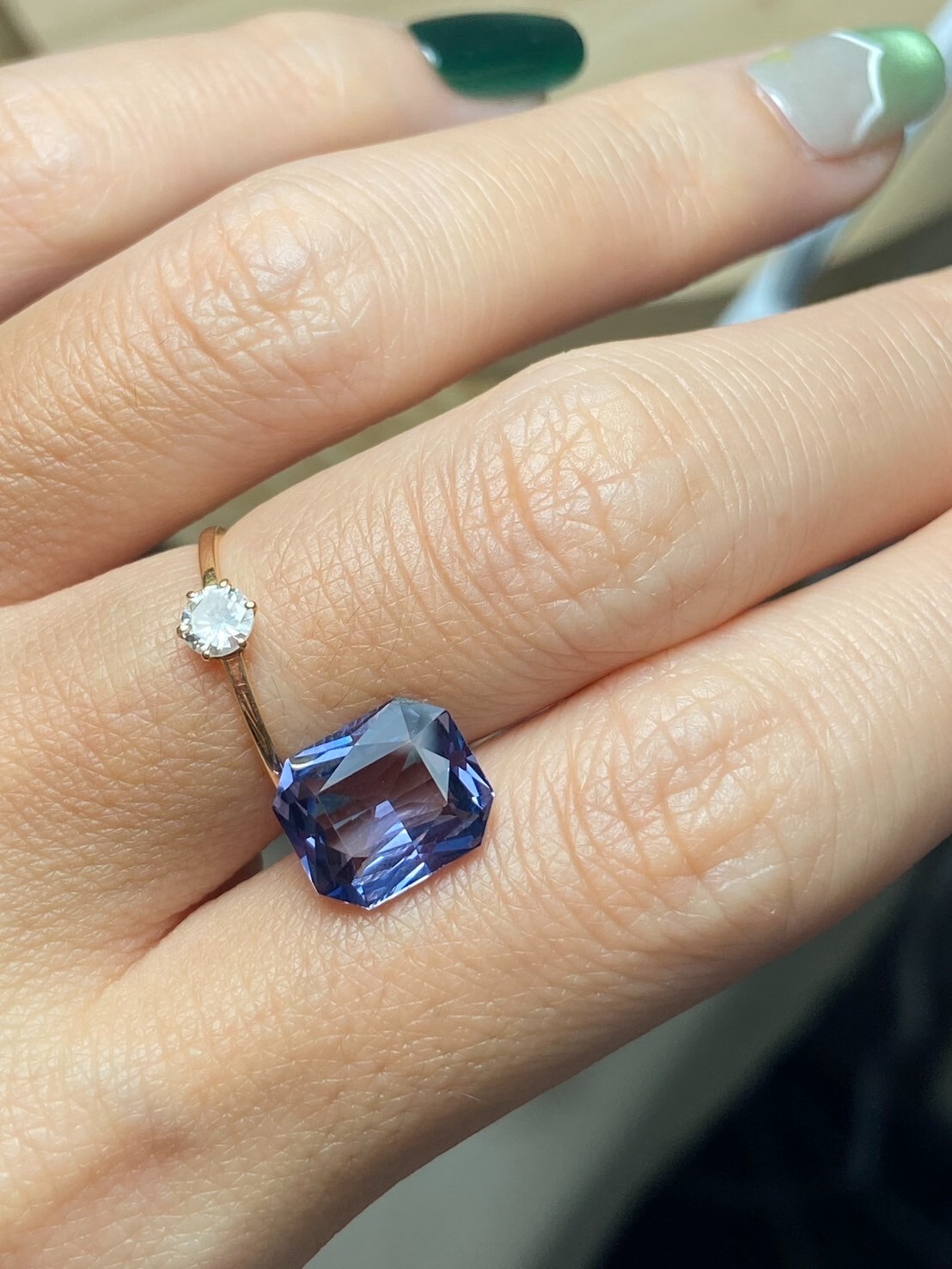 [jerseychou] Natural Spinel 3.46 ct , GGT