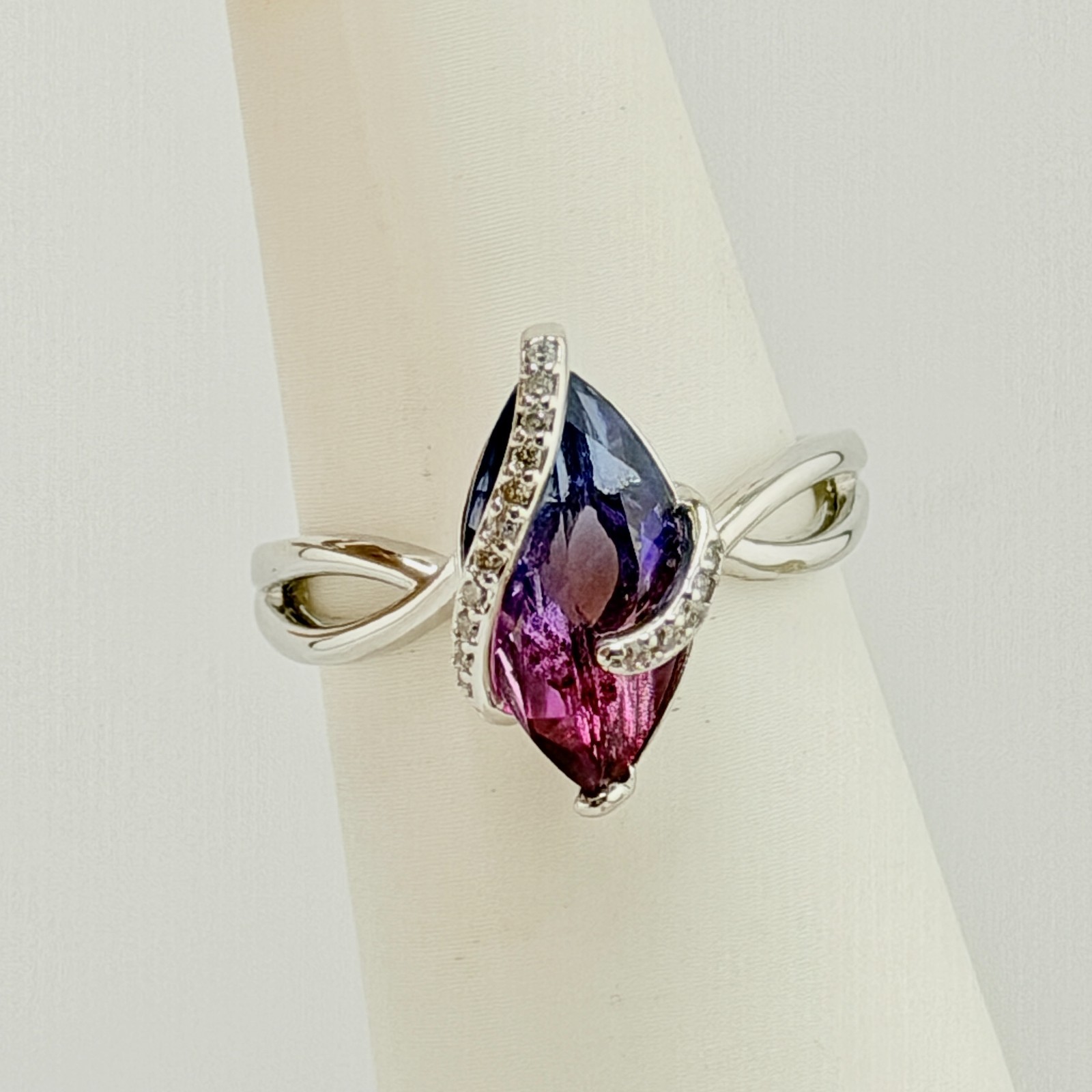 Bomb Party Retro Size 10 Blue Purple Bi Color Alexandrite on Rhodium