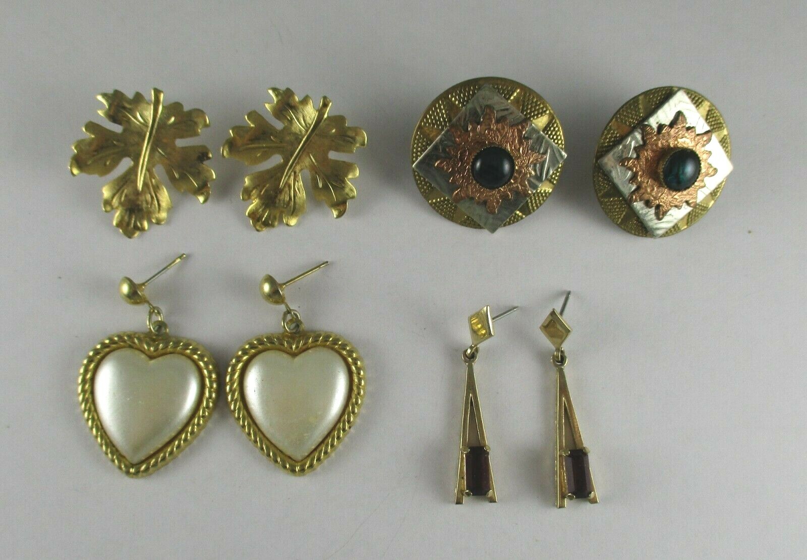 LOT 8 PAIR PIERCED EARRINGS GOLDTONE ONE SIGNED AVON