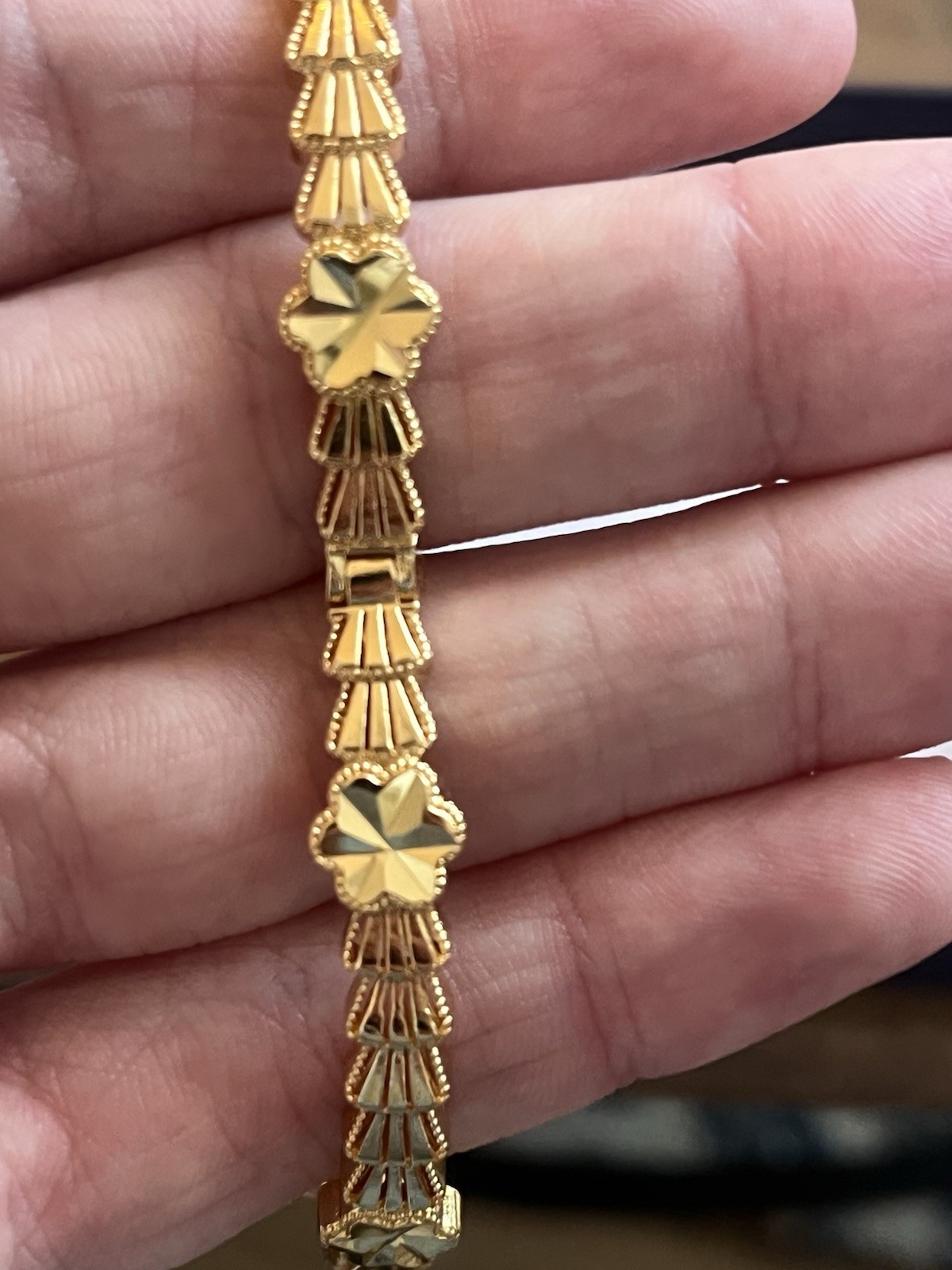 18k Gold Filled Bangle Size 8 With Intricate Designs Jewelry/bracelet