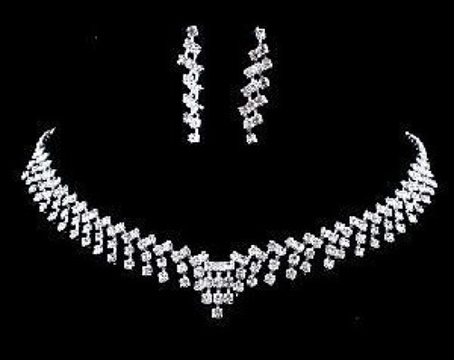 Stunning crystal rhinestone necklace & earring set Bridal or other event S29