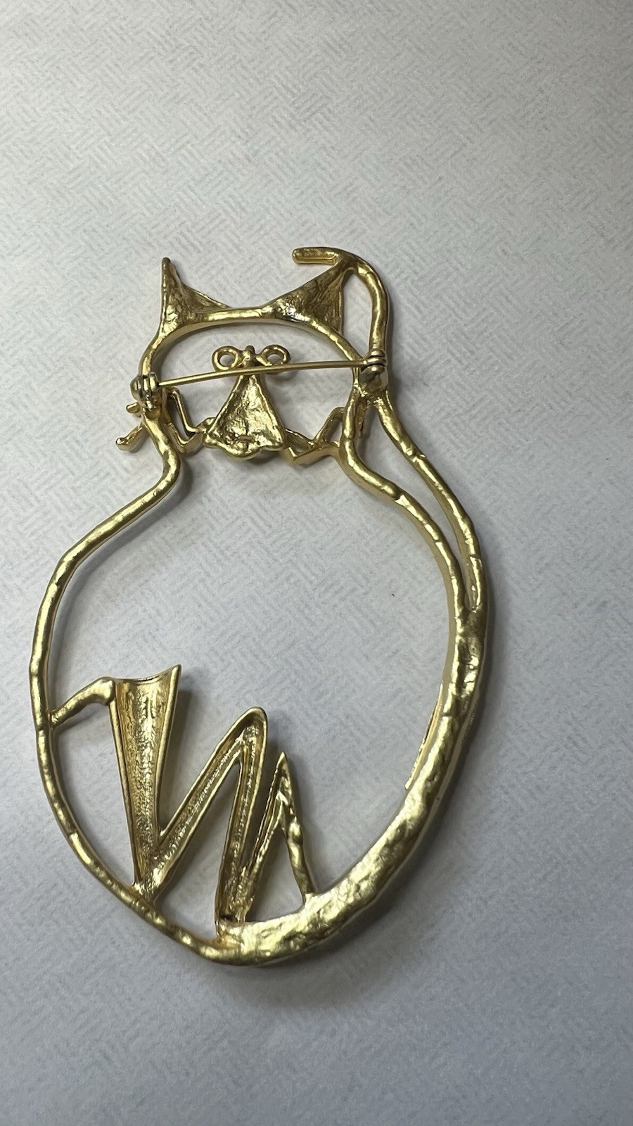 Gold Tone Cat Outline Brooch Pinback, Metal, No Stone, Animals & Insects