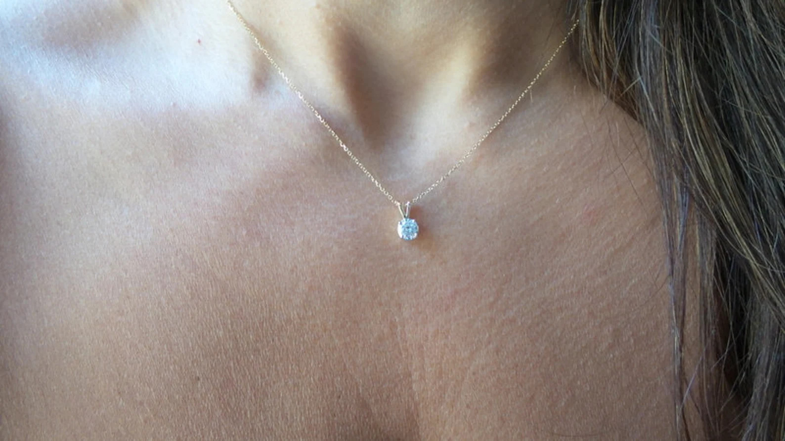 Lab Grown 1.00 Ct Round EF VS Diamond Prong Solitaire Necklace in 14K White Gold