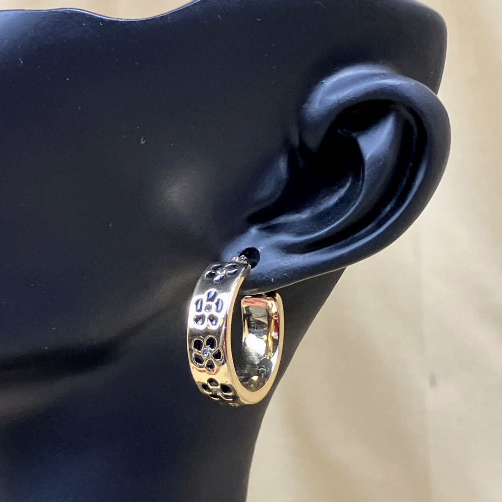 Karl Lagerfeld Paris Gold Tone Black Flower Small Hoop Earrings NWT Orig $28