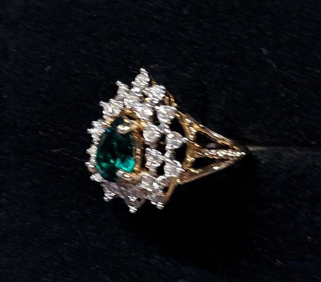 Vintage 18K HGE Gold Plated Green Pear Cluster Ladies Ring Size 5 NOS