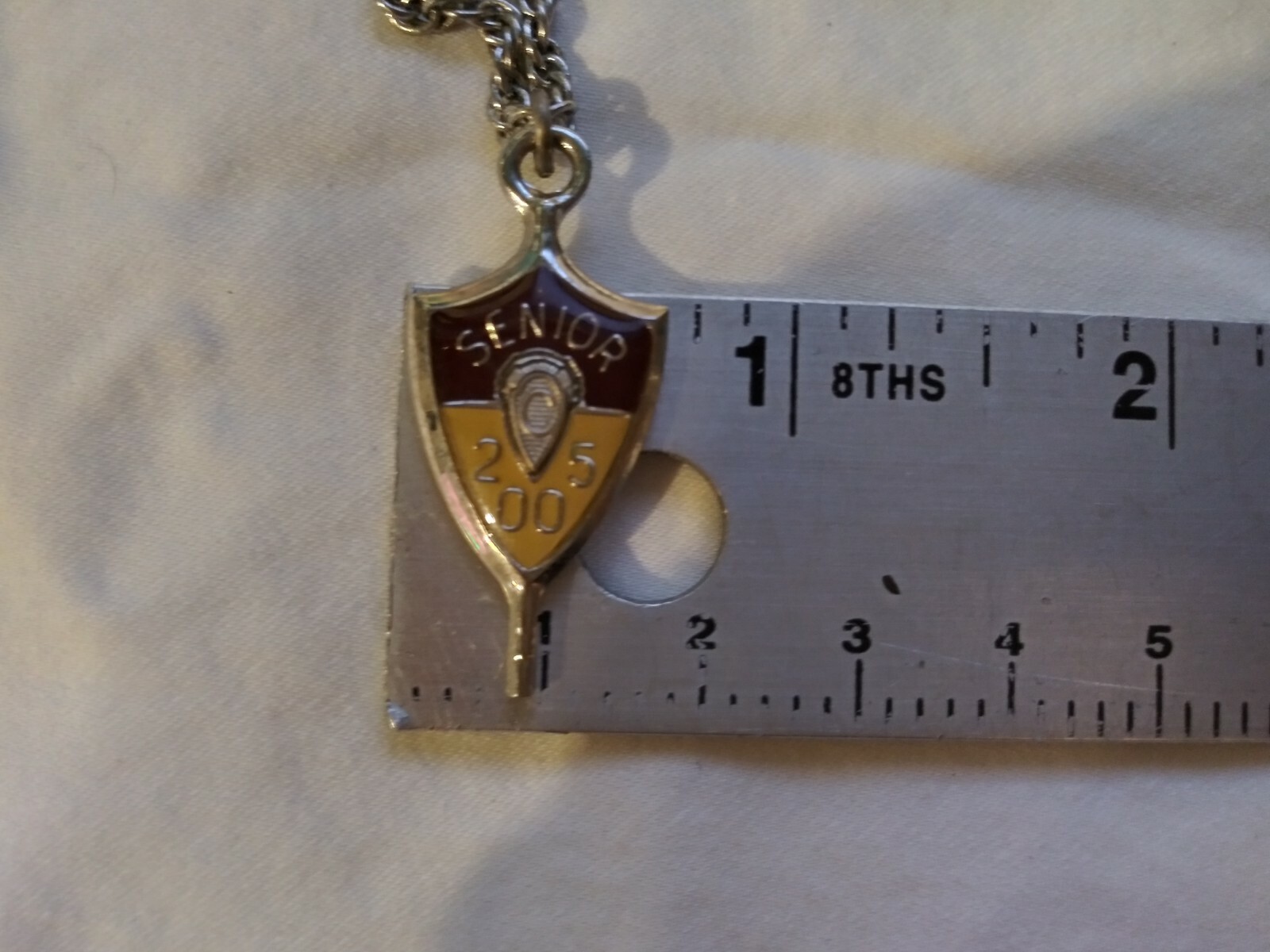 JOSTENS SENIOR 2005 PENDANT NECKLACE