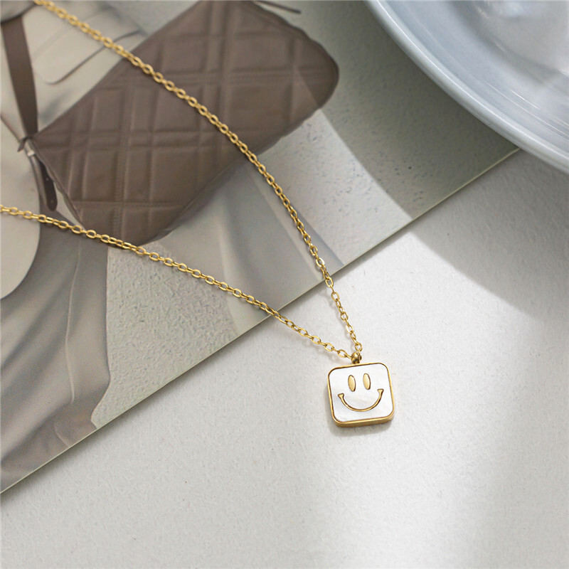 Woman 18K Gold Plate Stainless Steel Mother of Pearl Smile Square Chain Necklace