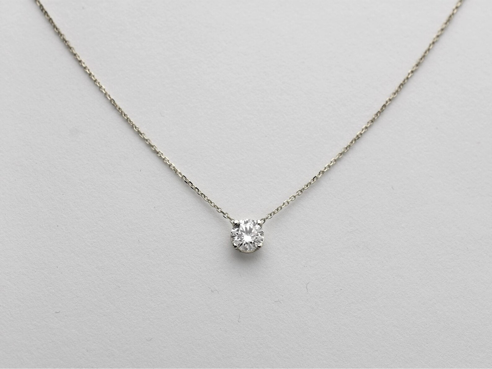 Lab Grown 1.00 Ct Round EF VS Diamond Prong Solitaire Necklace in 14K Solid Gold