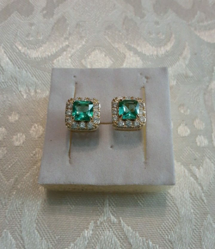 2.6 ctw lab created, princess cut green paraiba tourmaline with white cz accents