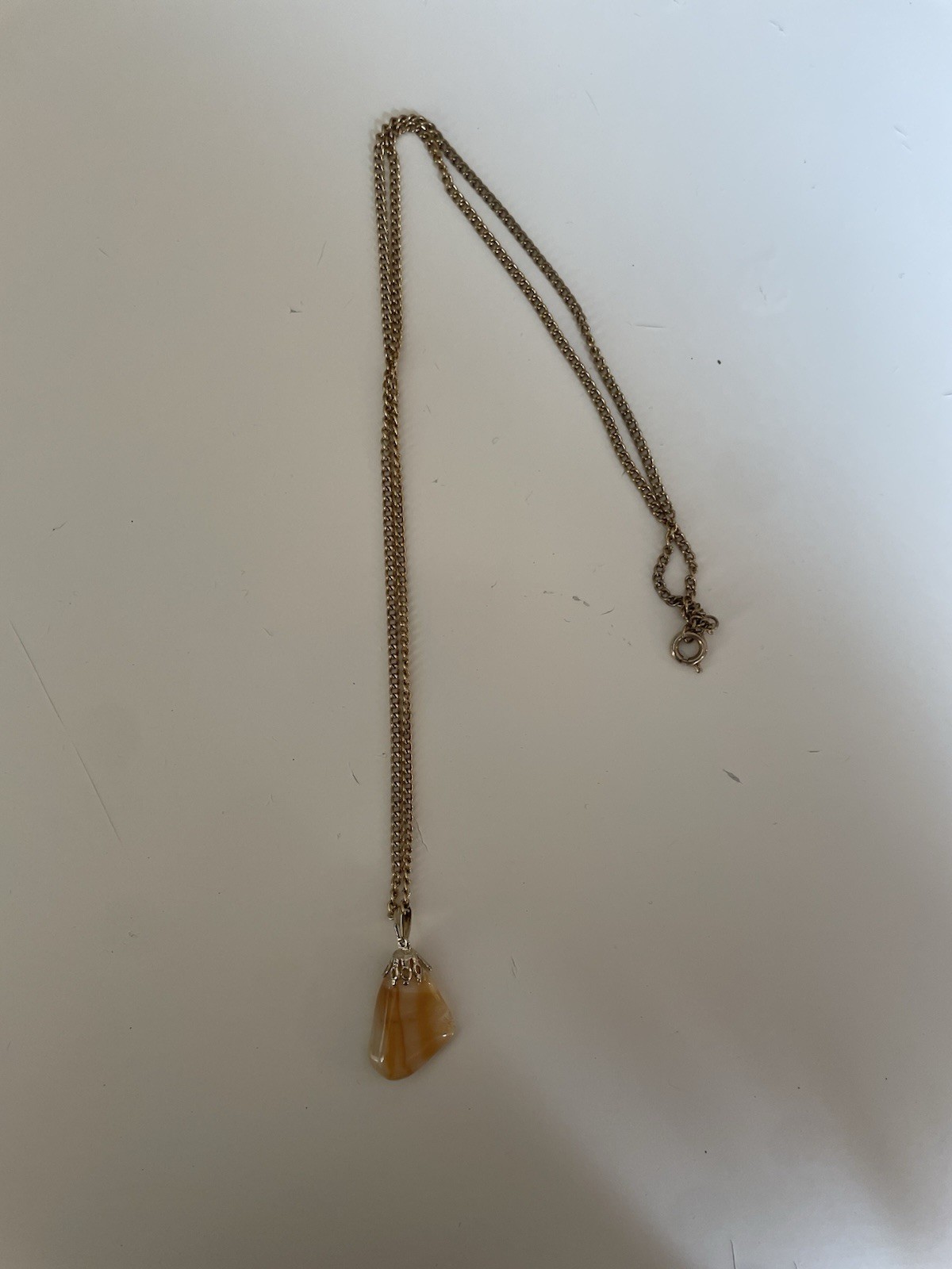 Gold Tone Snake Chain Necklace Lobster Clasp Teardrop Beige Shell Stone Charm