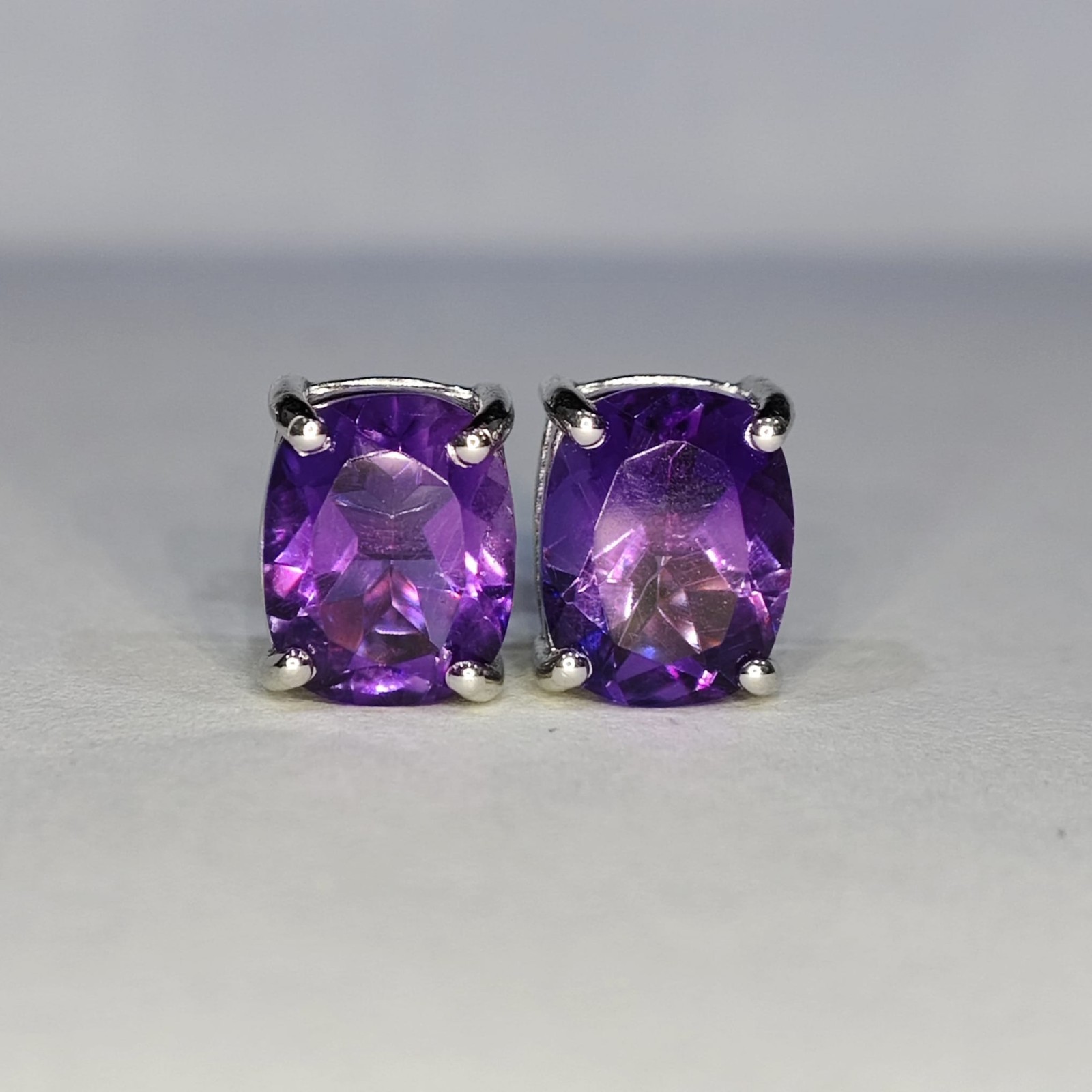 925 Sterling silver Earing Cushion Amethyst Brazil 9x7MM Gemstone Jewelry