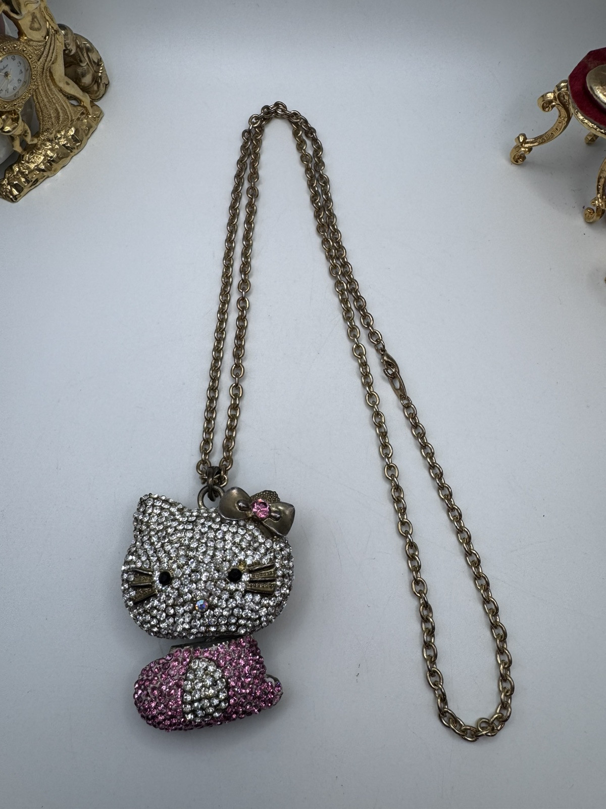 Gold Tone Long Necklace Whit Rhinestone Hello Kitty Pendant 35” Long