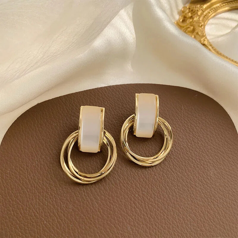 Women Girl Camellia Baroque Pearl Earrings Fashion Vintage Jewelry Lady Ear Clip