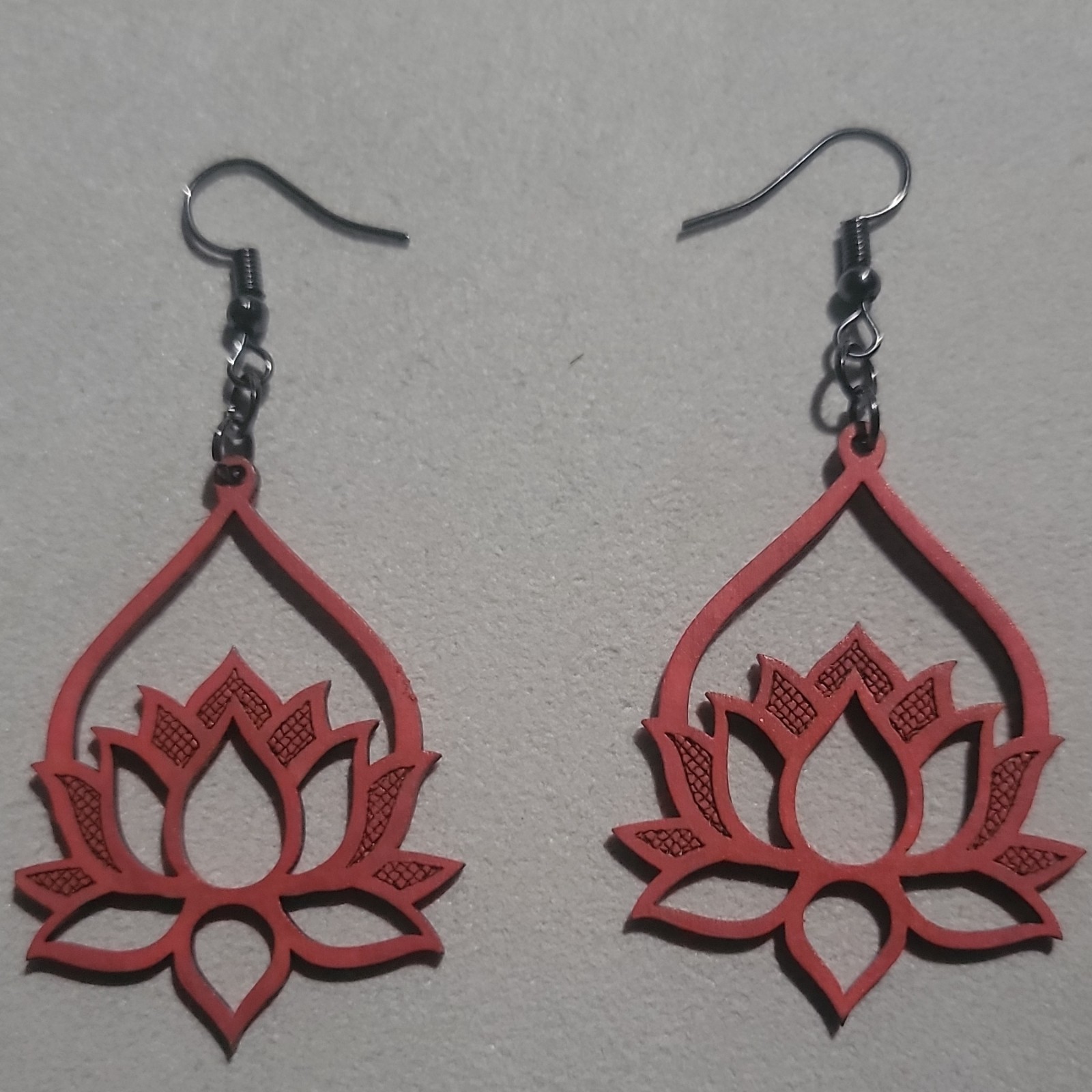 Red Black Metal Lotus Flower Dangle/Drop Hook Earrings, No Stone