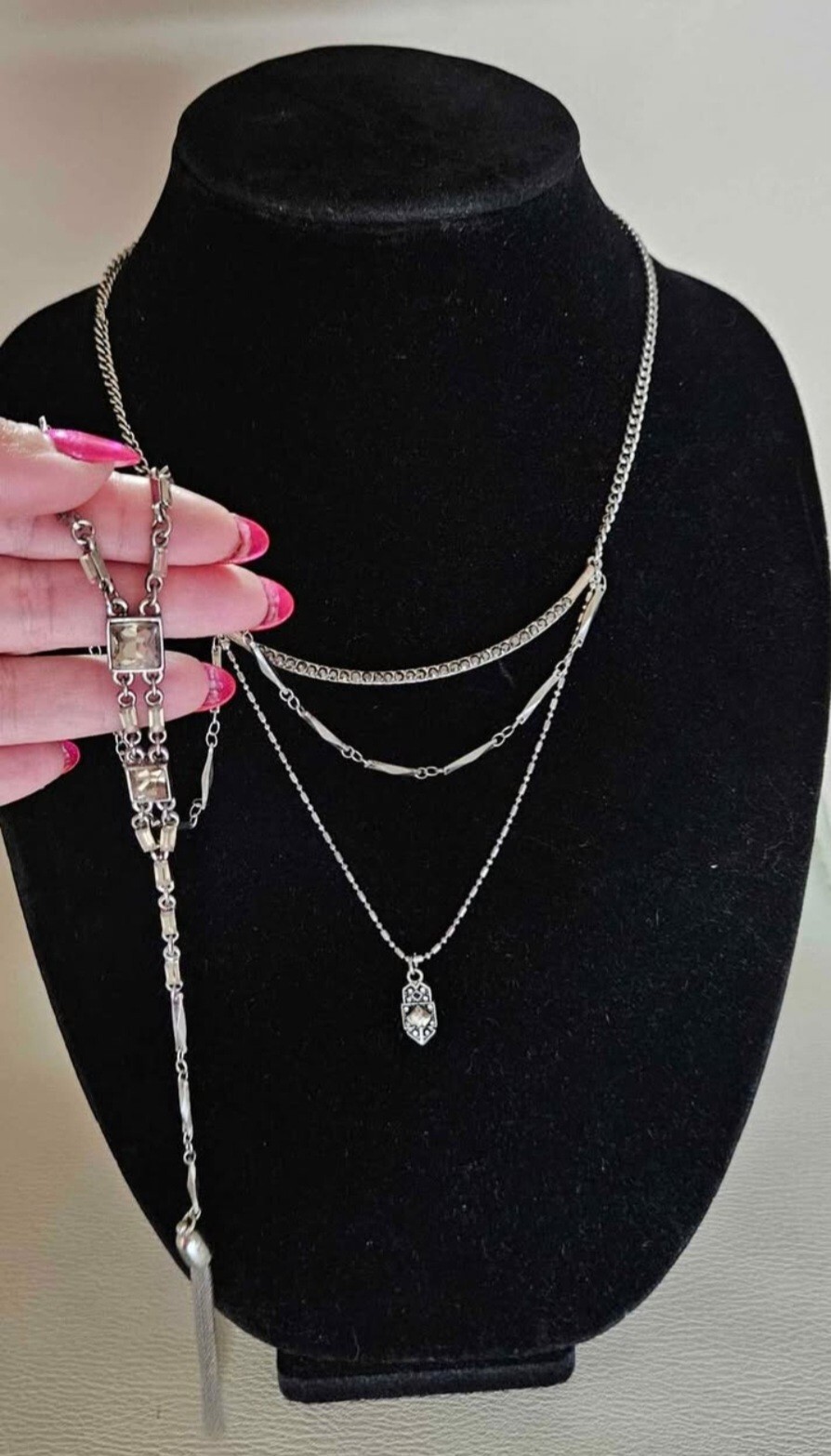 10 PCS Of Jewelry Variety Beautiful Necklaces In Gold & Silver & Black Tone