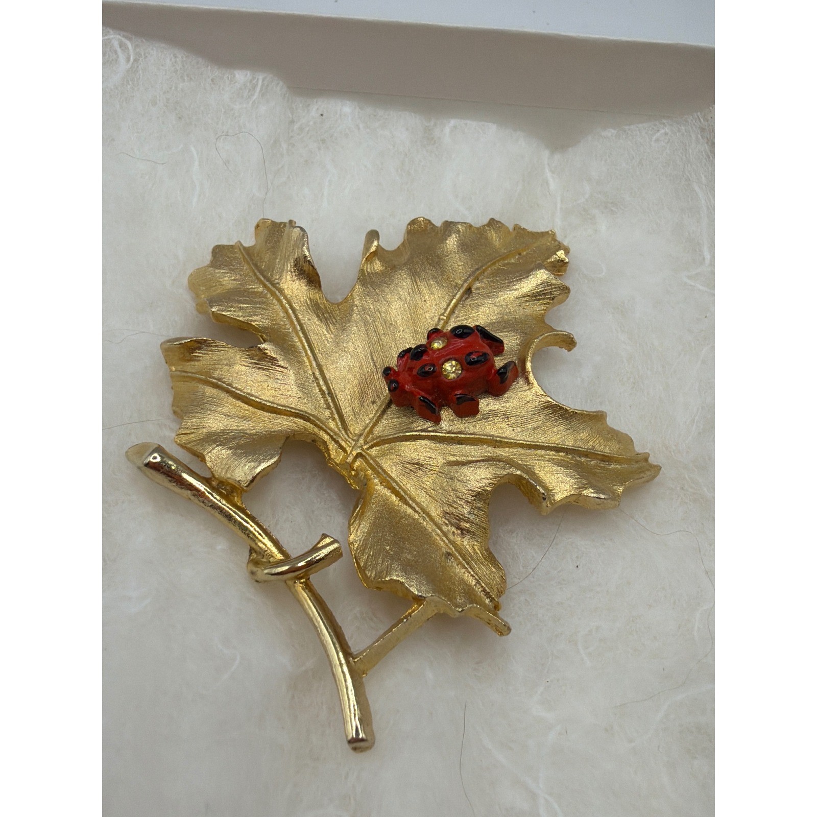 Vintage SARAH COVENTRY Leaf Pin Brooch Whit Ladybug Clear Rhinestone