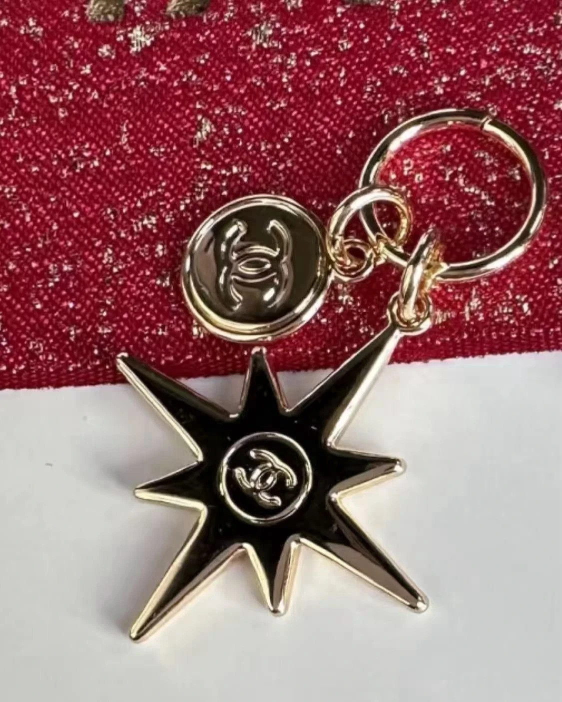 Rare (1) CHANEL Beauty 2023 VIP Gift “Comet” Star Gold Novelty Charm Christmas