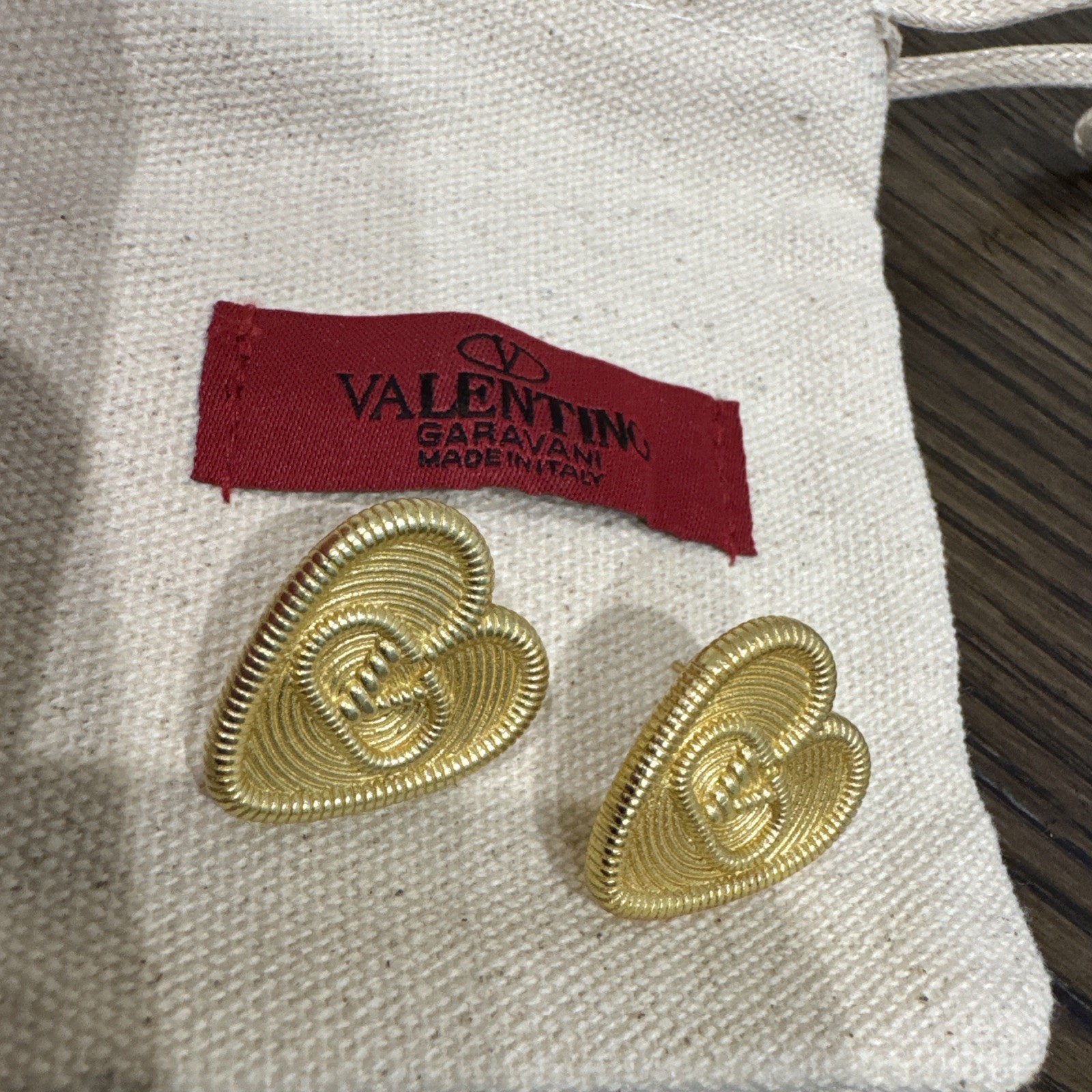 Valentino Garavani heart-shape stud earrings Gold Made in Italy Contemporary