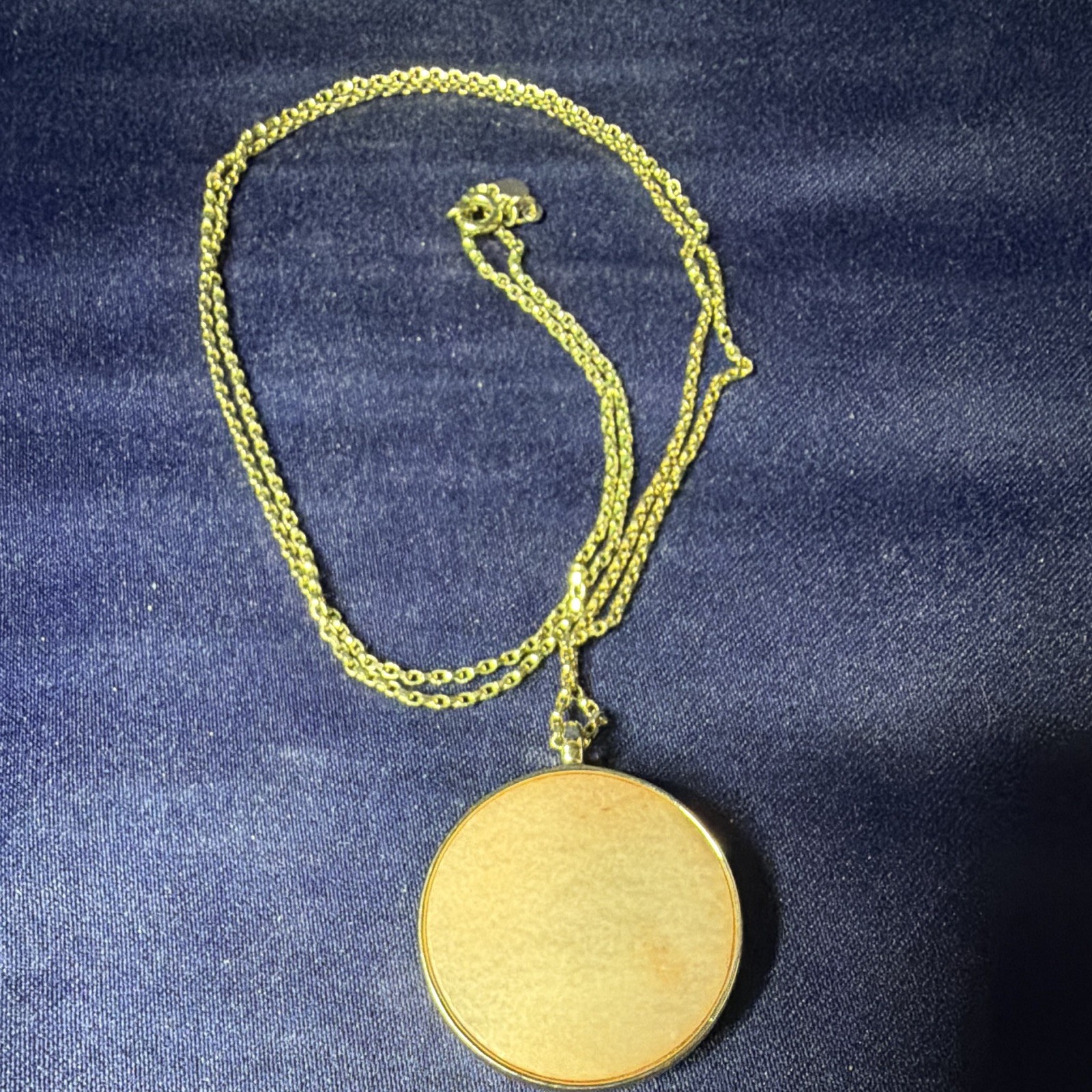 LOFT Gold Tone Chain Necklace Round Bezel Pendant Mother of Pearl/Abalone Shell