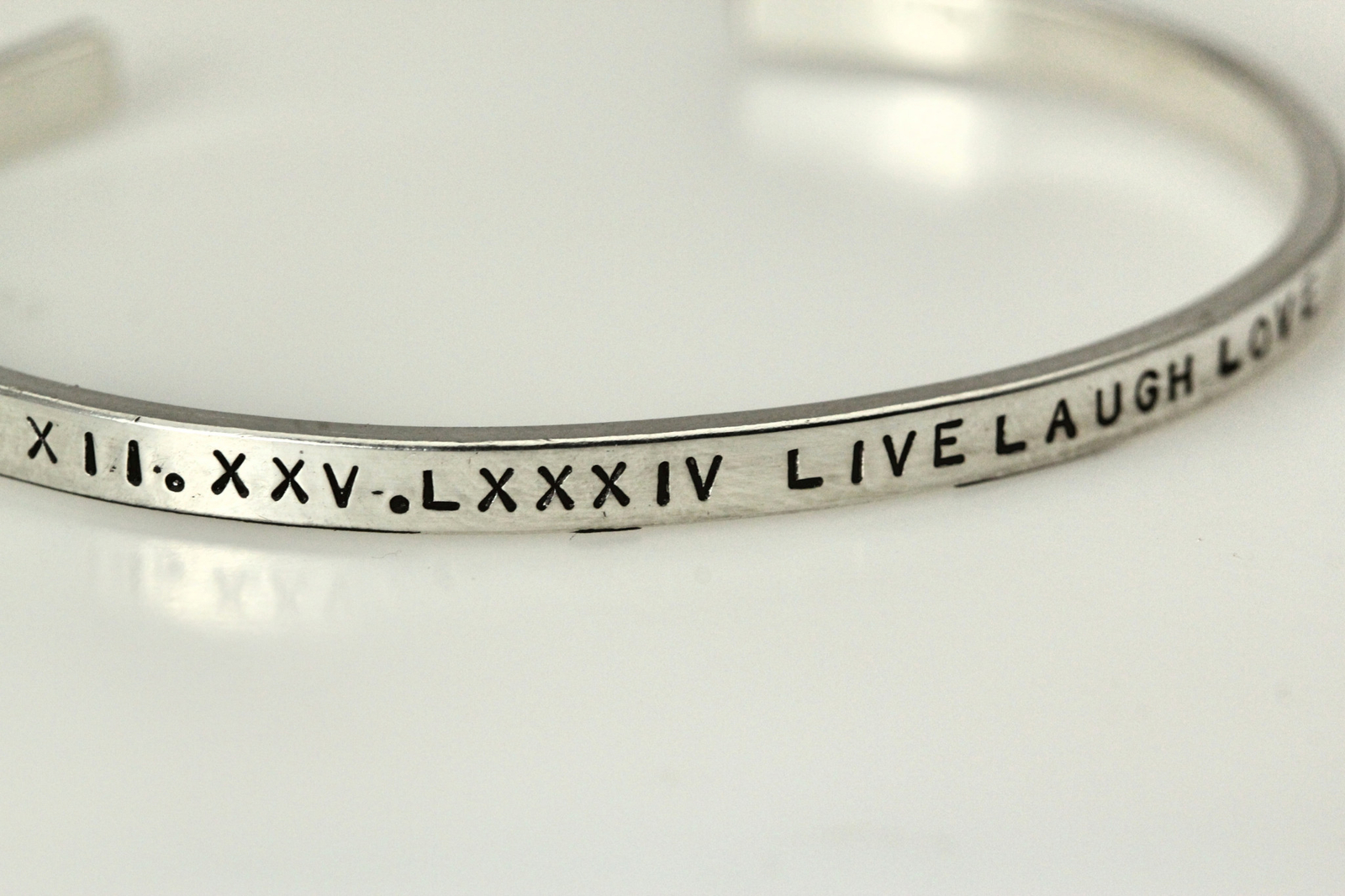 925 Sterling Silver “LIVE LAUGH LOVE” Bangle Bracelet 13.1 Grams (BR3894)