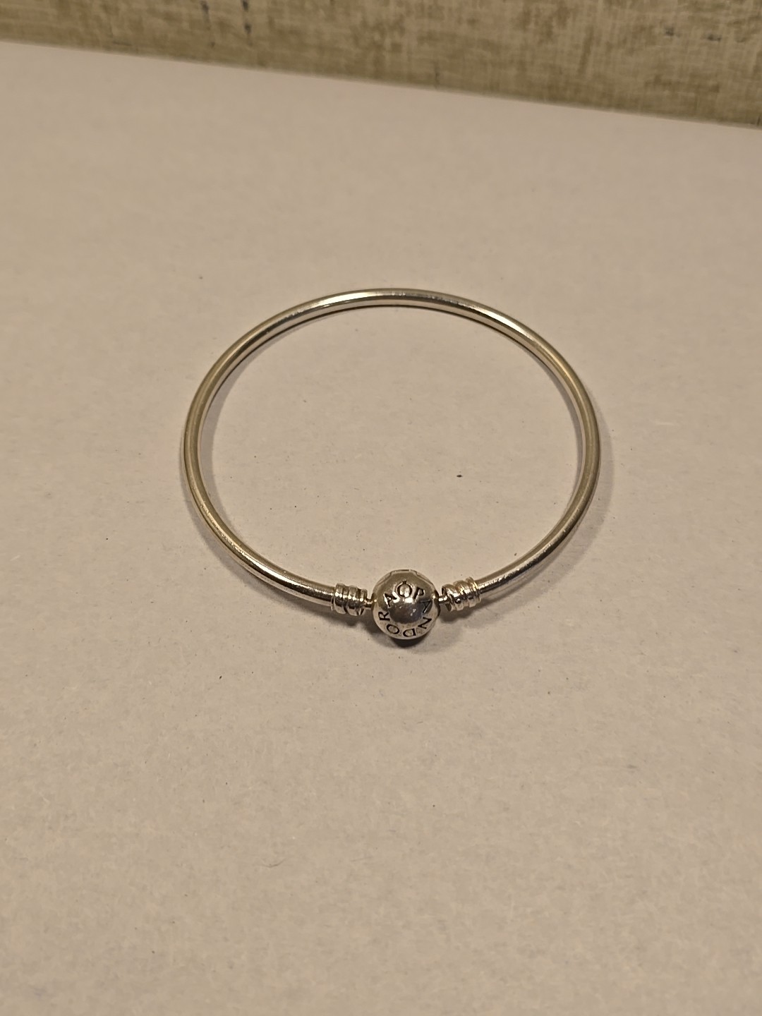 Pandora Moments Sterling Silver Ball Clasp Bangle Bracelet(9.1G) 7”