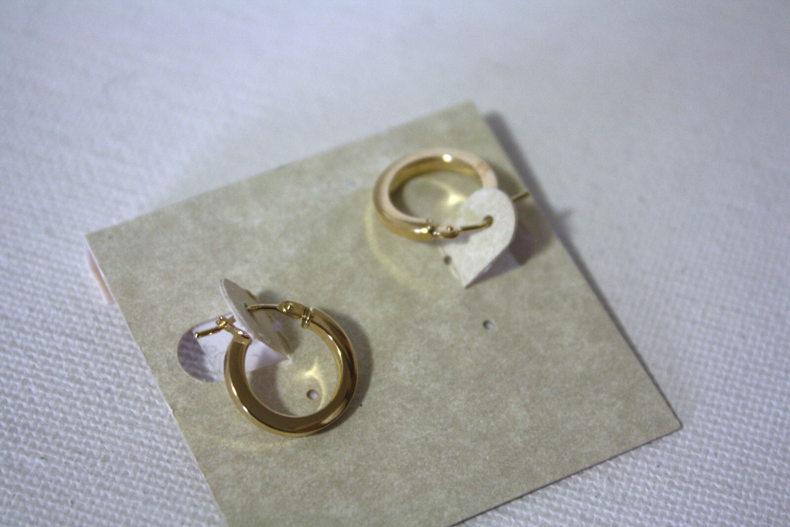 14K Solid Gold small Hoop earrings NWT