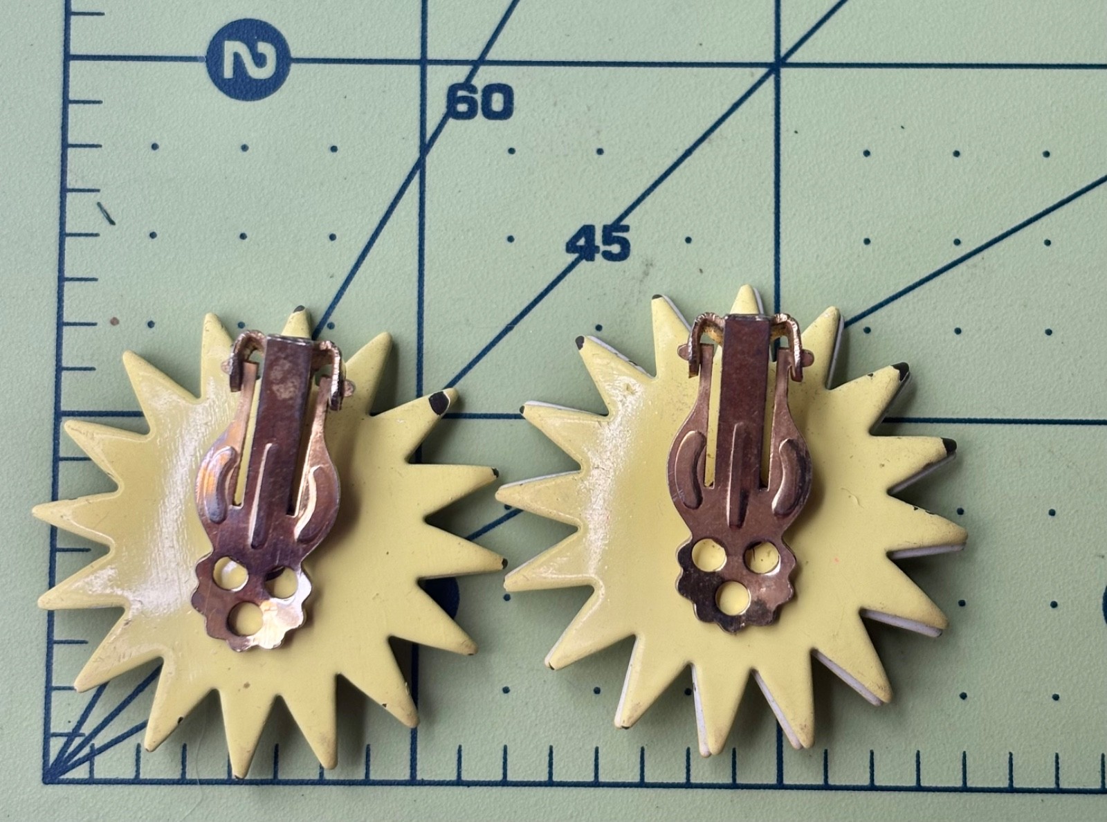 1960s Vintage Bright Yellow Star Burst Flower clip on Earrings