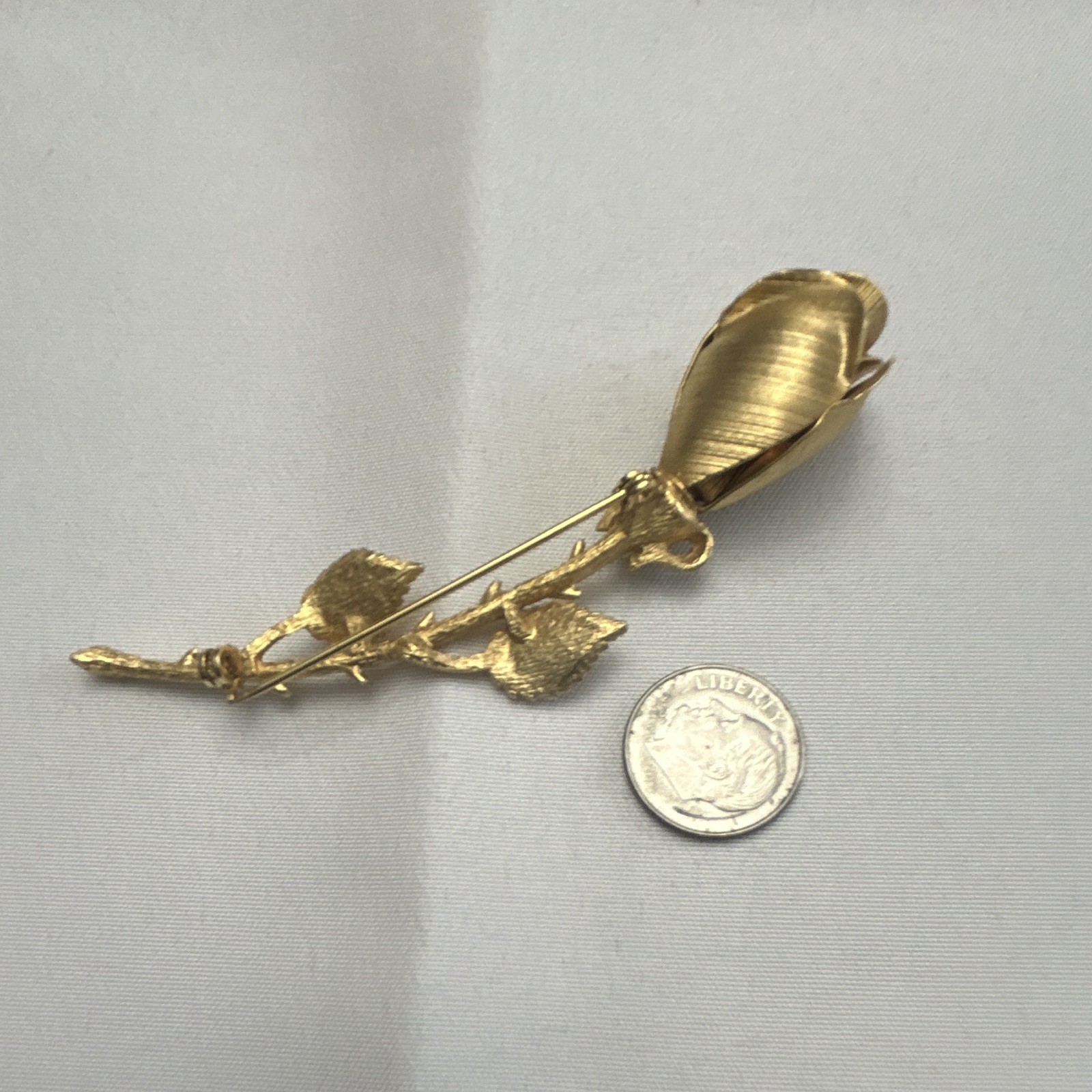 Gold Tone Metal Rosebud Flower Brooch Pin Flowers & Plants Theme No Stone