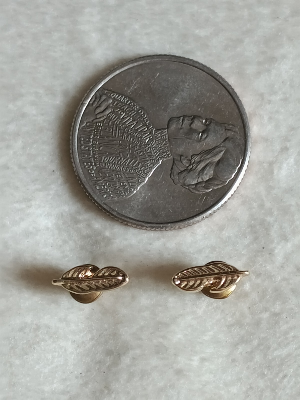 vintage Gold Tone Leaf Stud Earrings Push Back Closure Lobe Pair