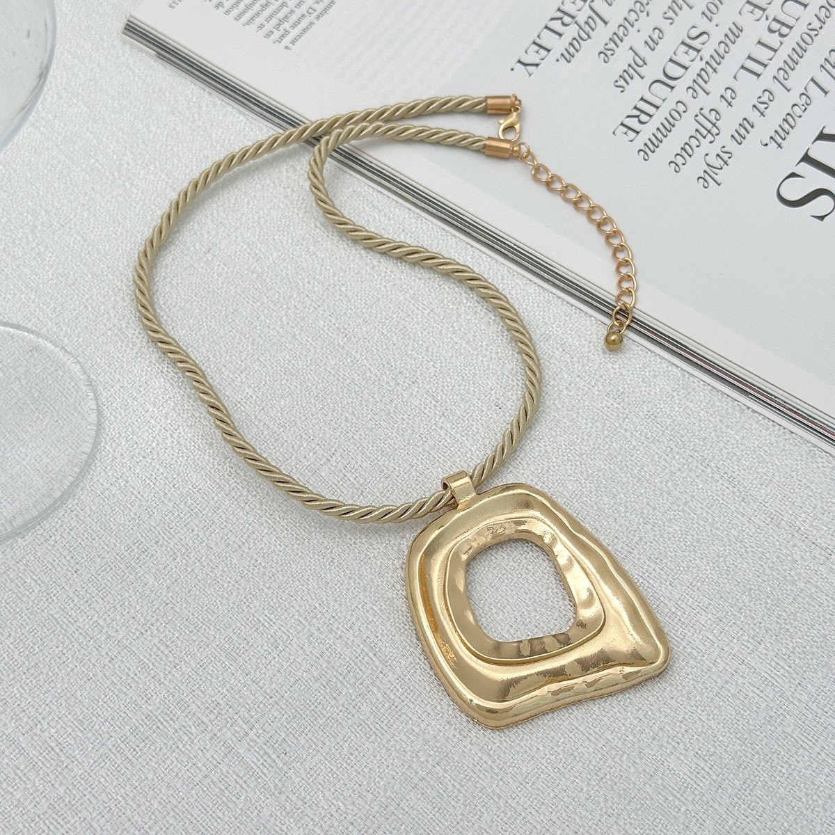 Chic Irregular Square Statement Gold Necklace – Rope Chain