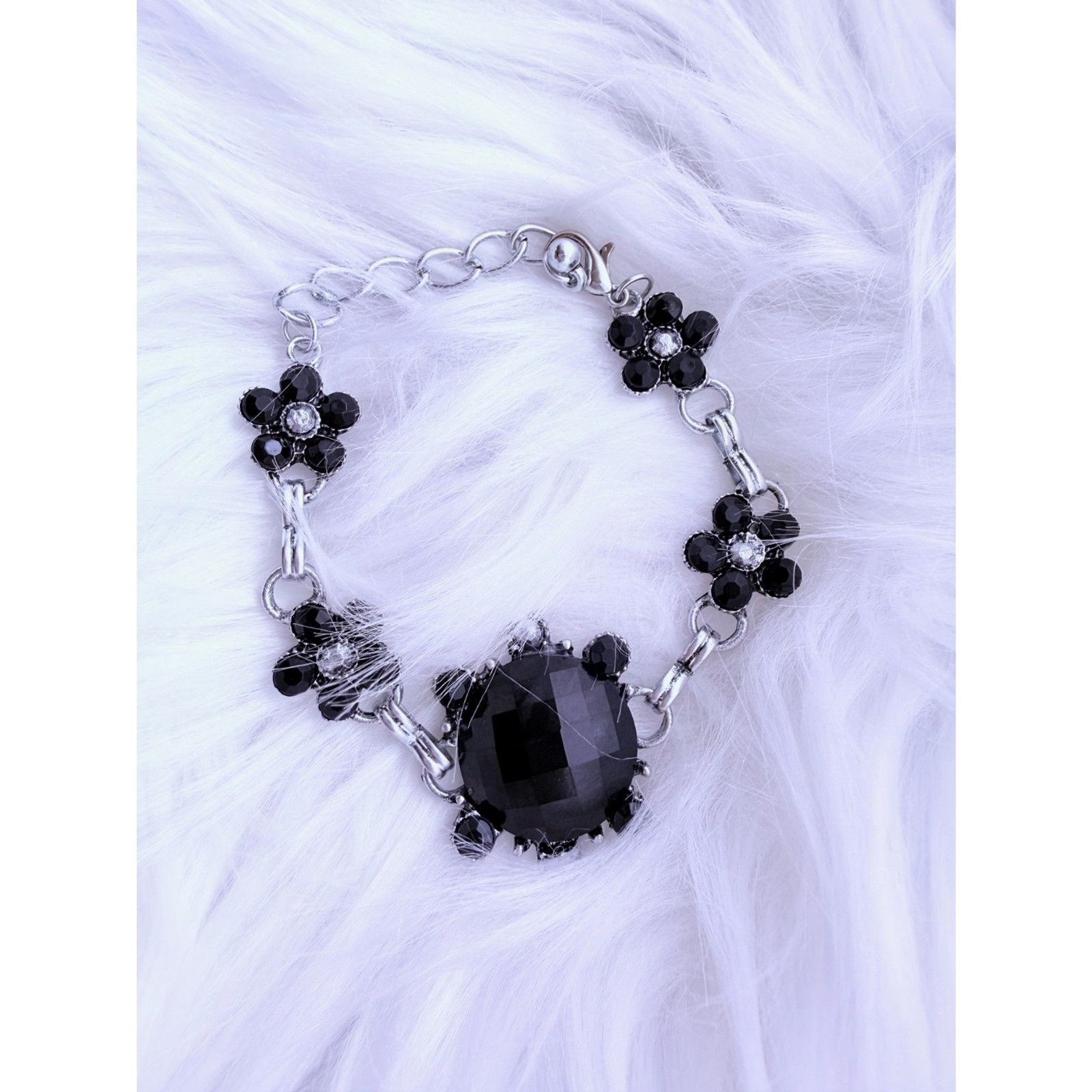 Vintage Black Resin Flower Bracelet 7.5″ Faceted Stone Link Chain