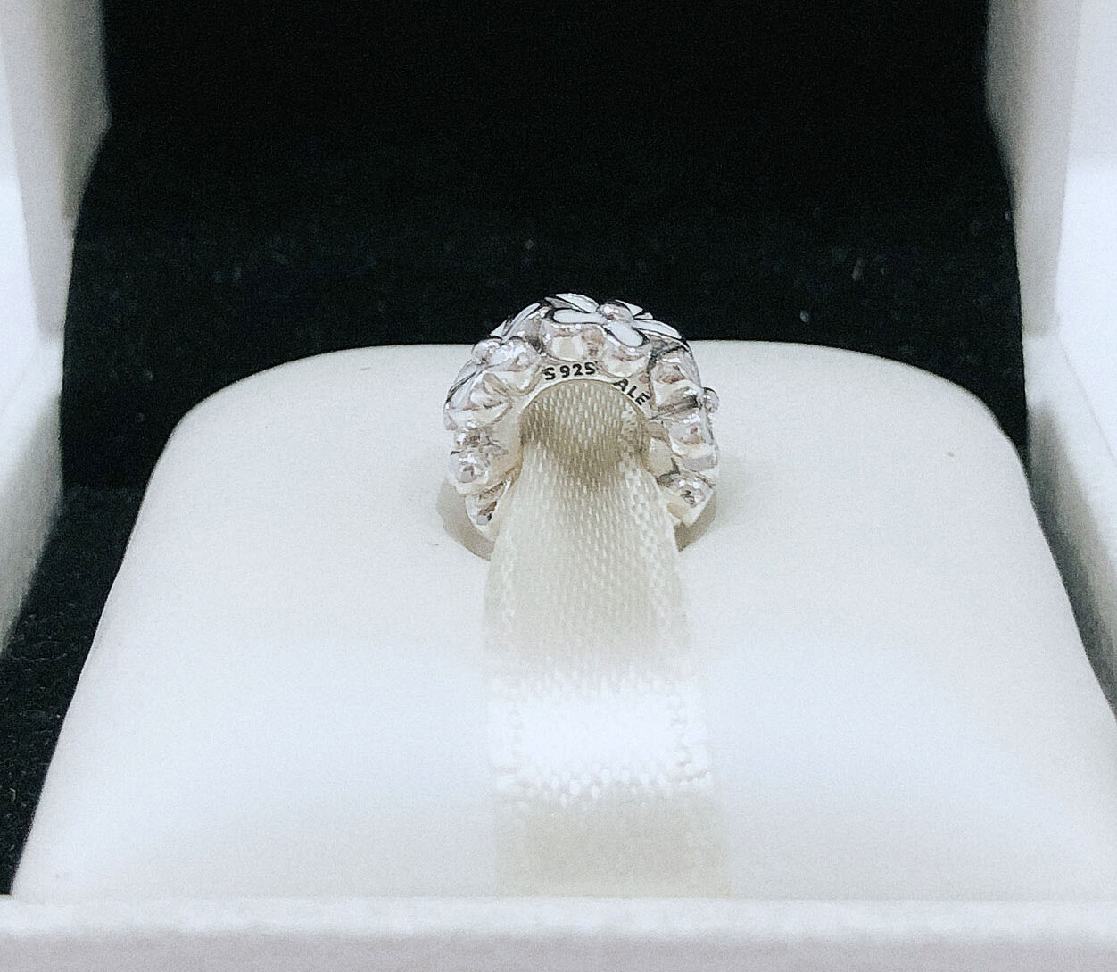 New 100% Original PANDORA Brand 791495EN12 White Daisy Flower Spacer Charm