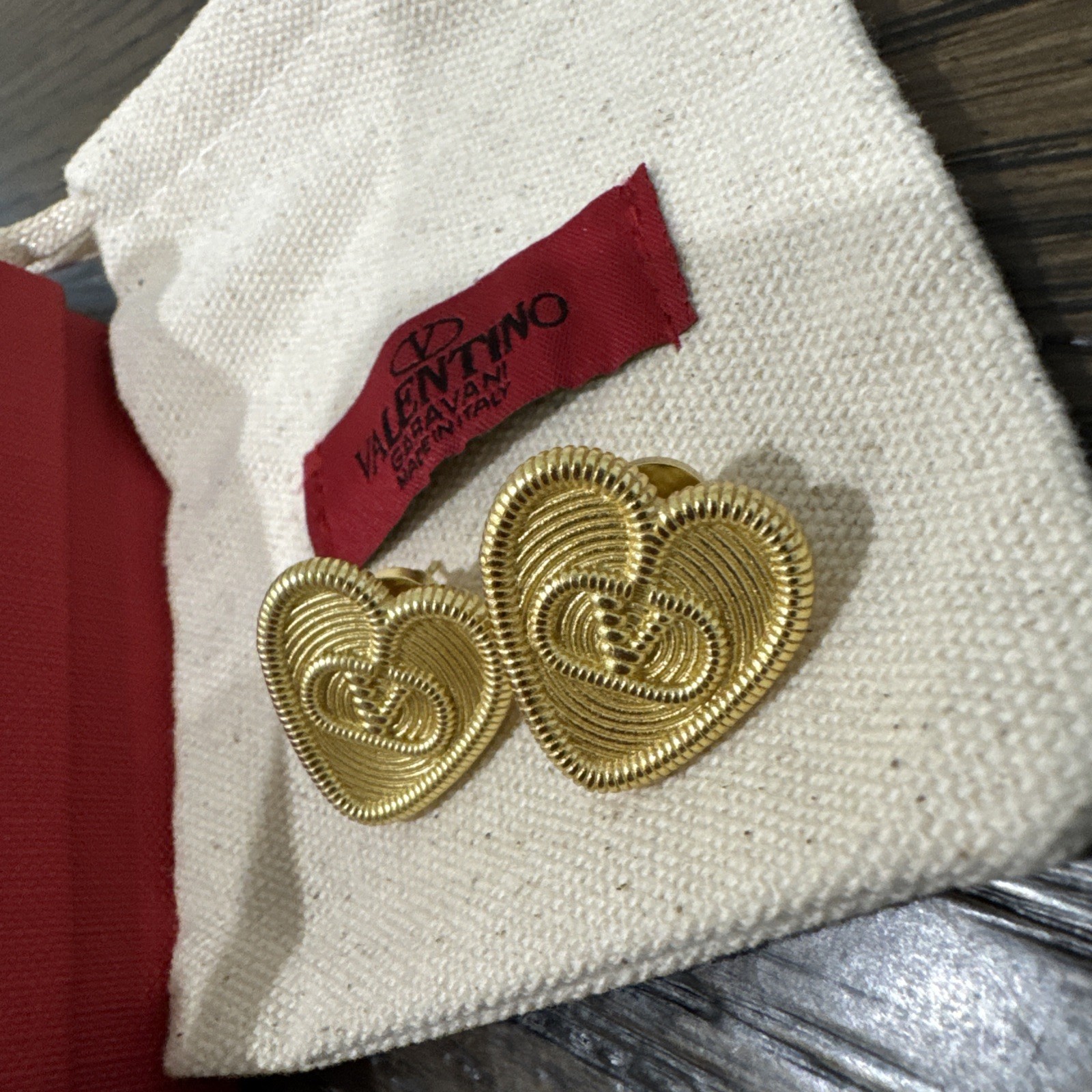 Valentino Garavani heart-shape stud earrings Gold Made in Italy Contemporary