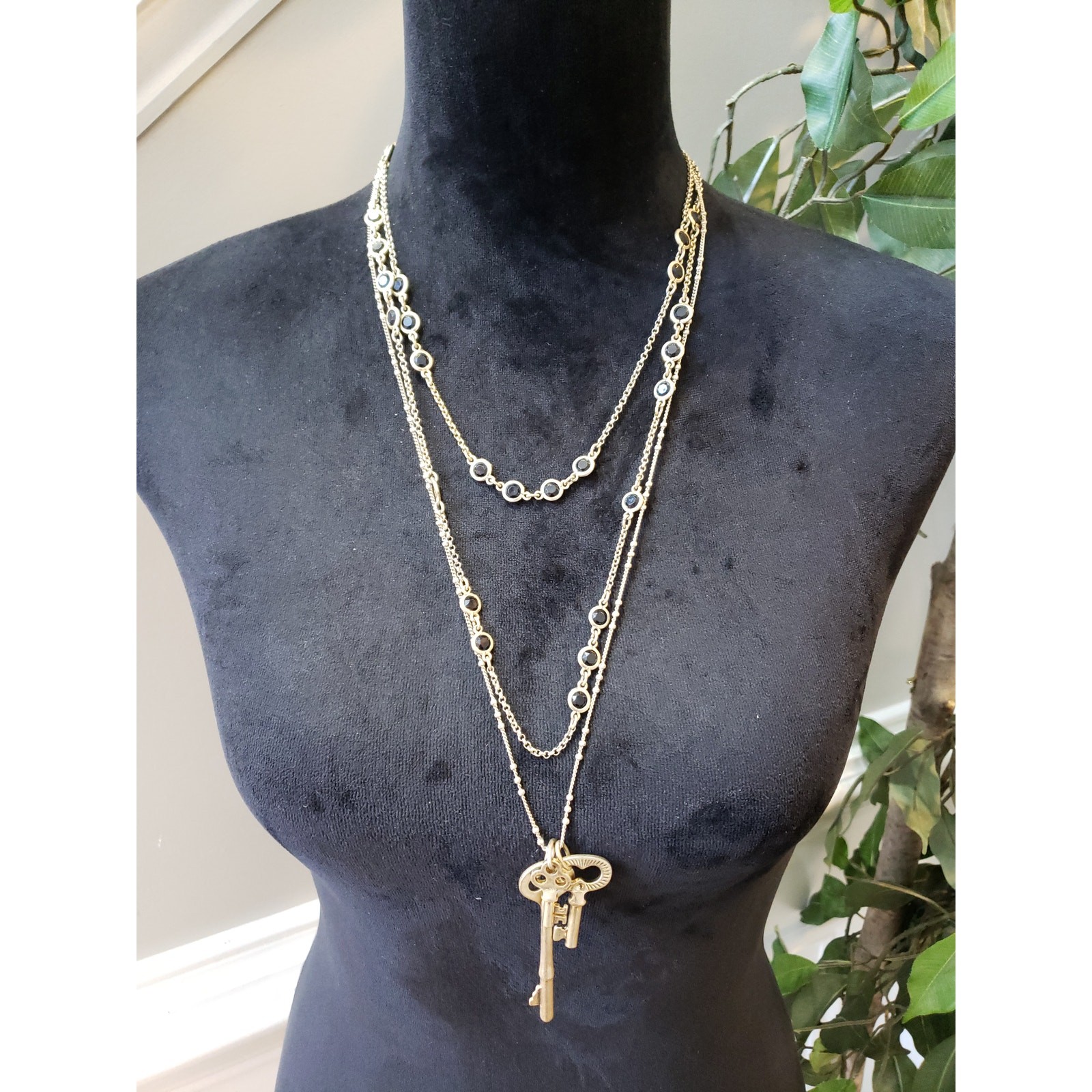 Women’s Gold Tone Layered Necklace Black Crystal Key Pendant Vintage Style