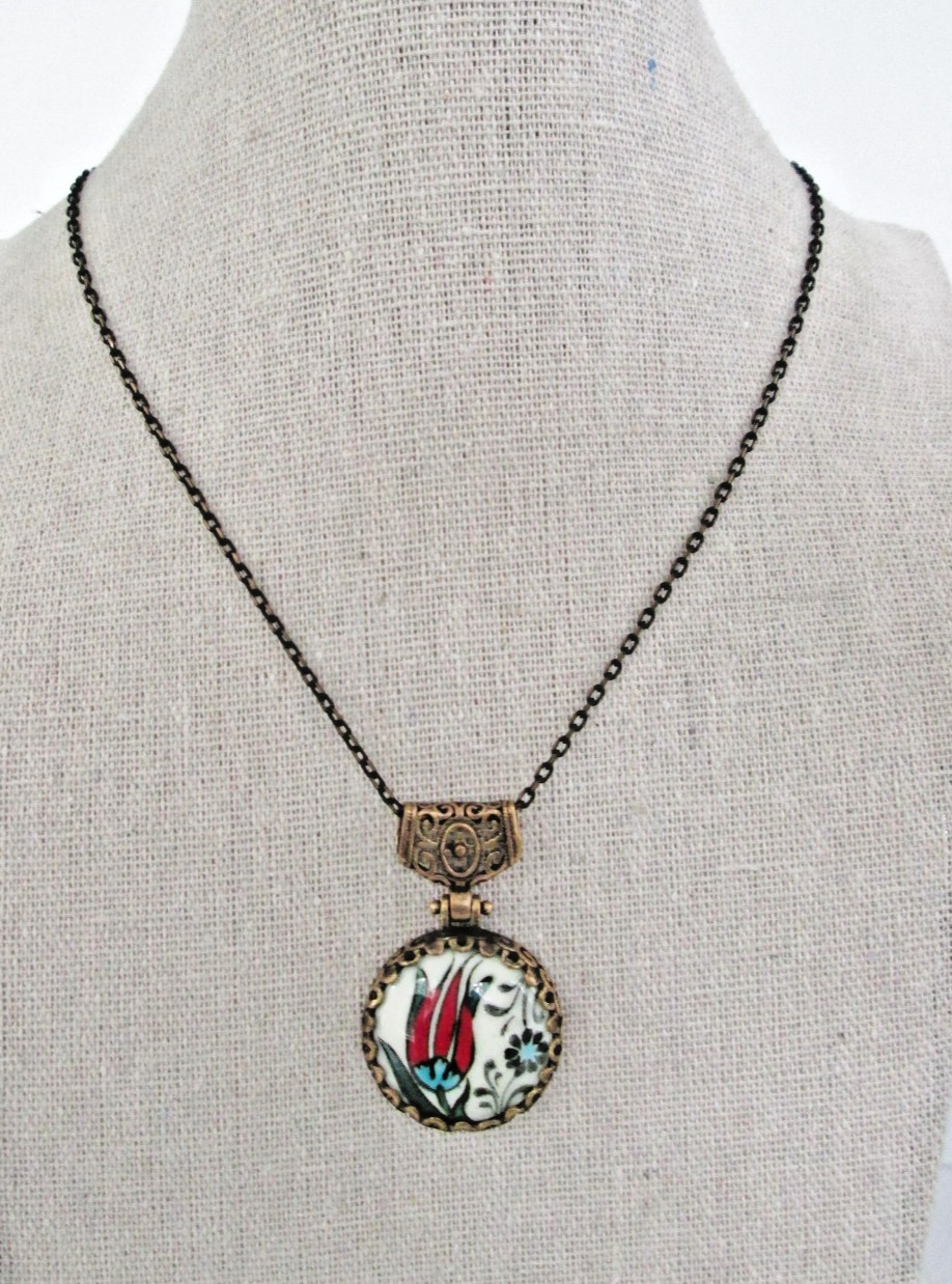 Cini Tulip Enamel Ceramic Pendant Collar Chain Necklace 18″ Antique Gold Tone