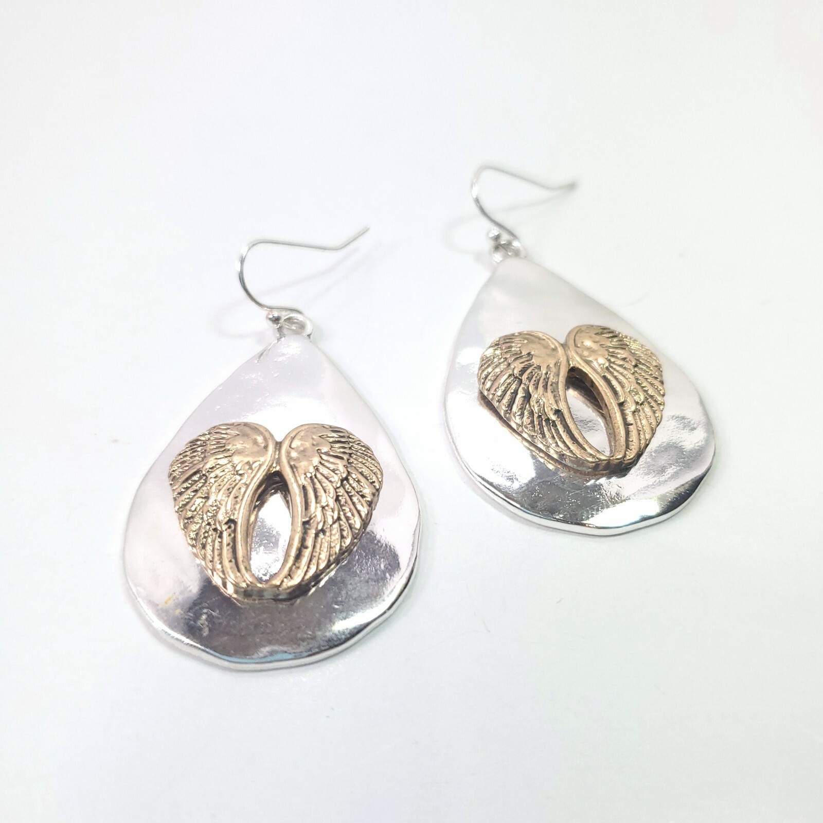 E0570 Silver Color Gold Tone Wing Design Hammered Teardrop Shape Dangle Earrings