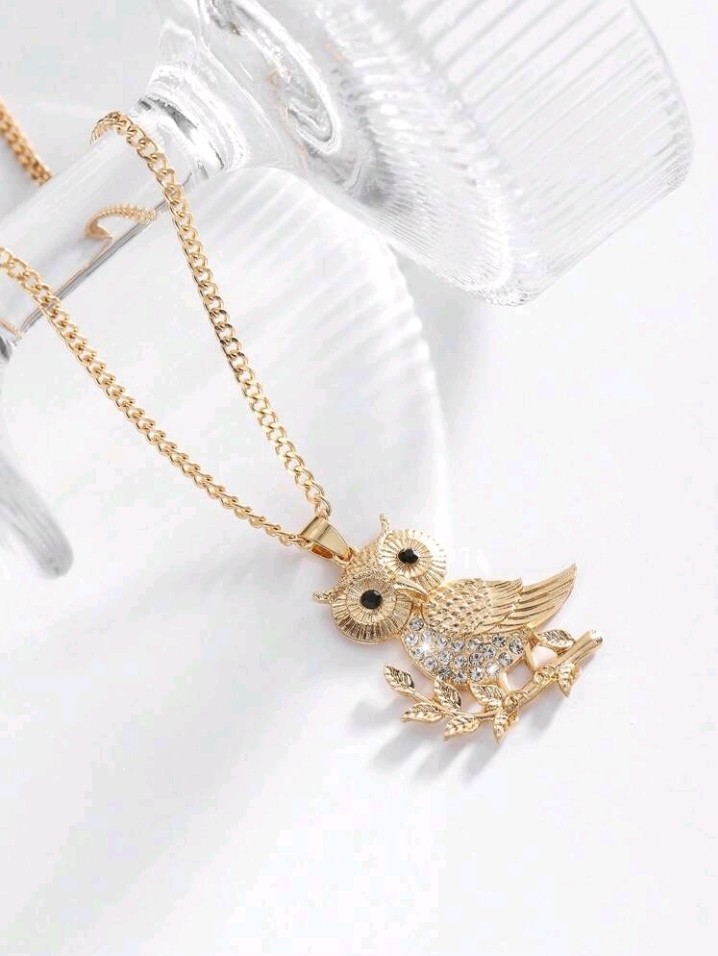 Gold-Plated Zinc Owl Shaped Pendant Necklace With Transparent Rhinestones