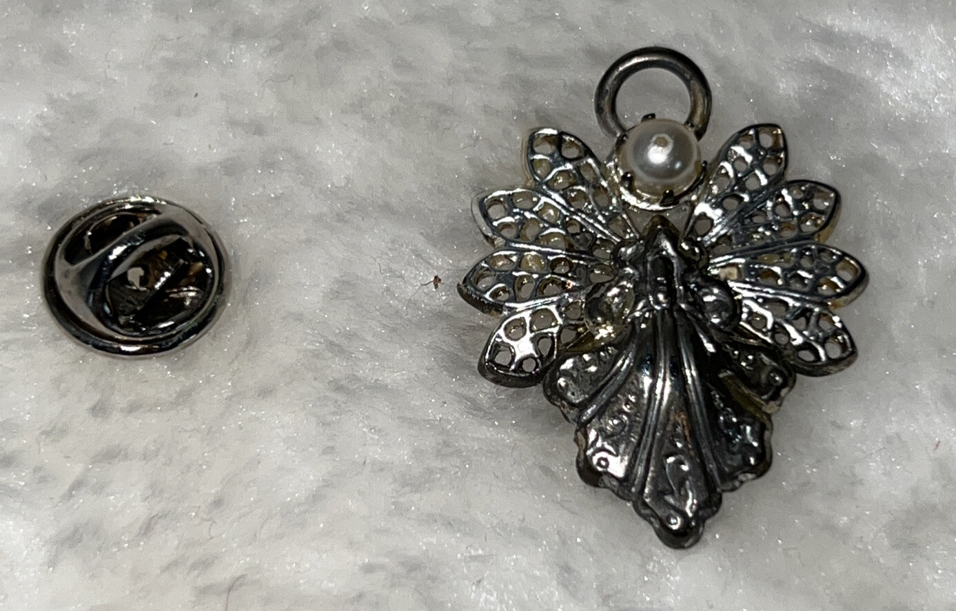 Christmas Pin Angels On High by Roman, Inc Silver Tone W/ Faux Pearl 2003 READ