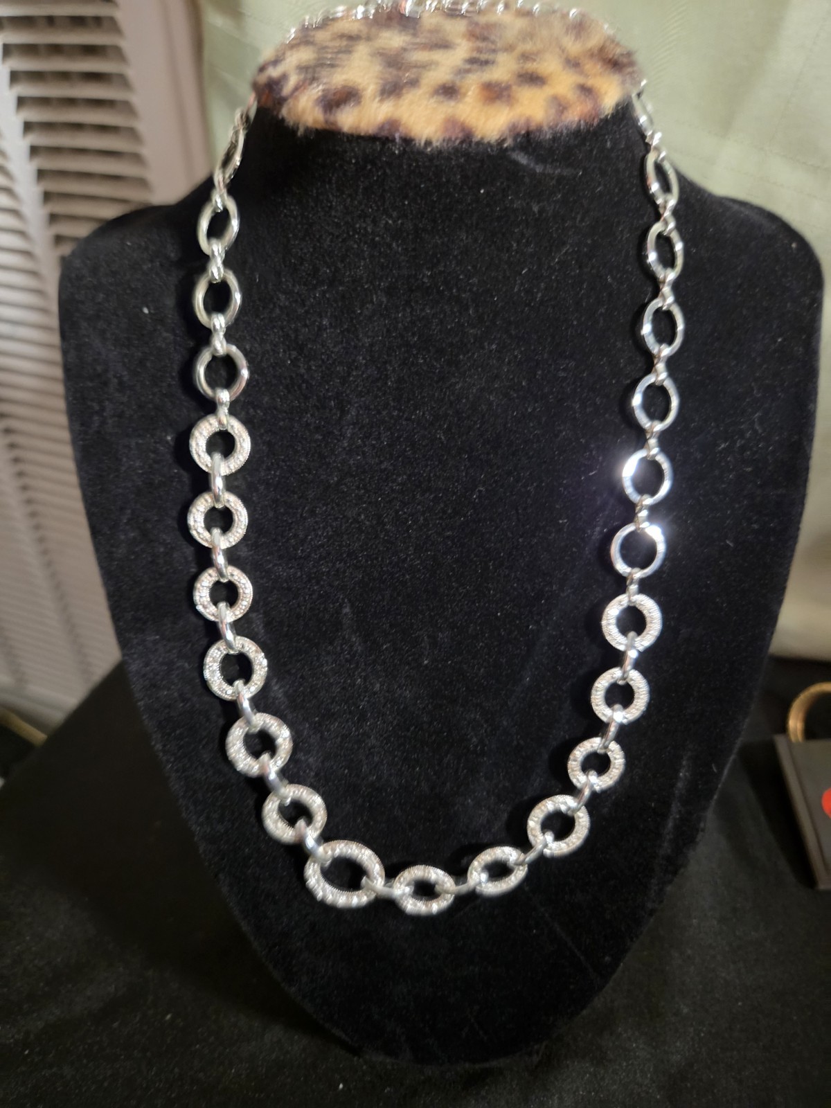 Crown Trifari Rhinestone Silver Tone Necklace ELEGANT Vintage 18″