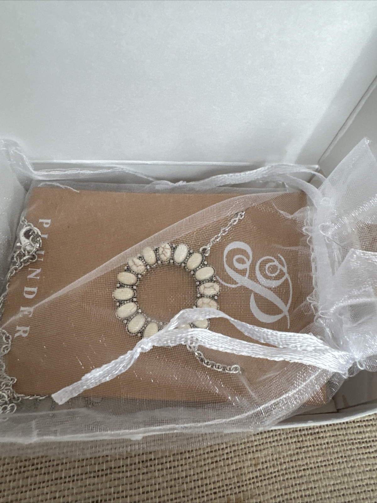 Plunder Design Fashion Trend Jewelry Cream Silver Chain Necklace & Bracelet Set